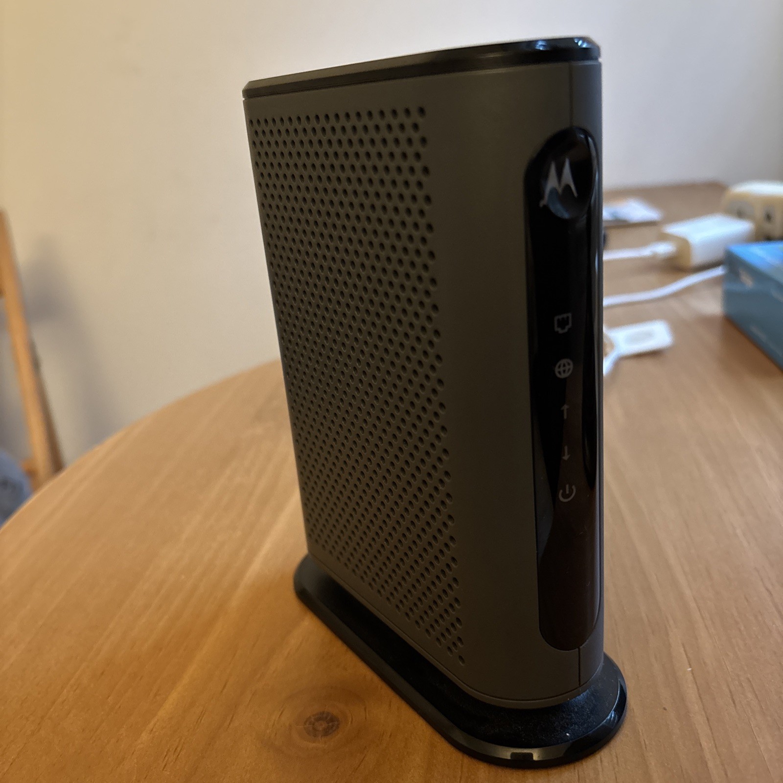 Motorola MB742010 686mbps DOCSIS 3.0 Cable Modem