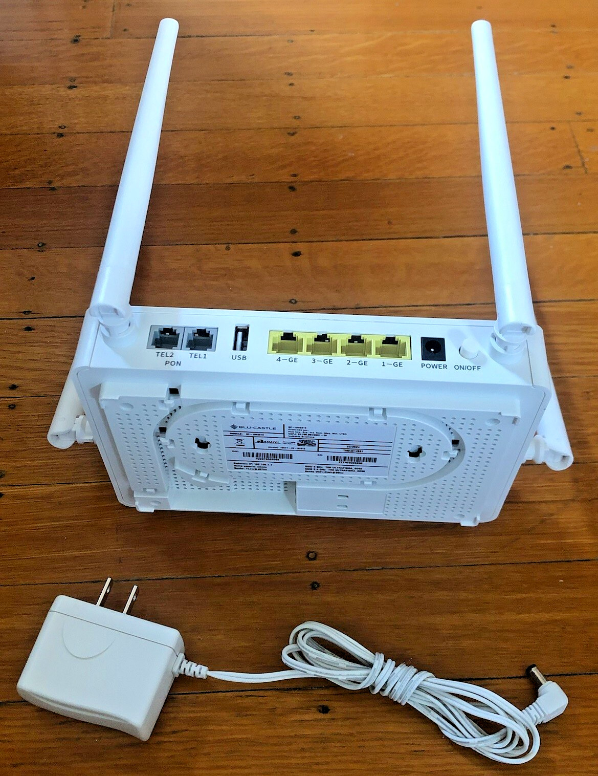 Blu-Castle Router Modem BC-UM221E (4G LTE: 4G, 3G & 2G enabled) – PRISTINE!