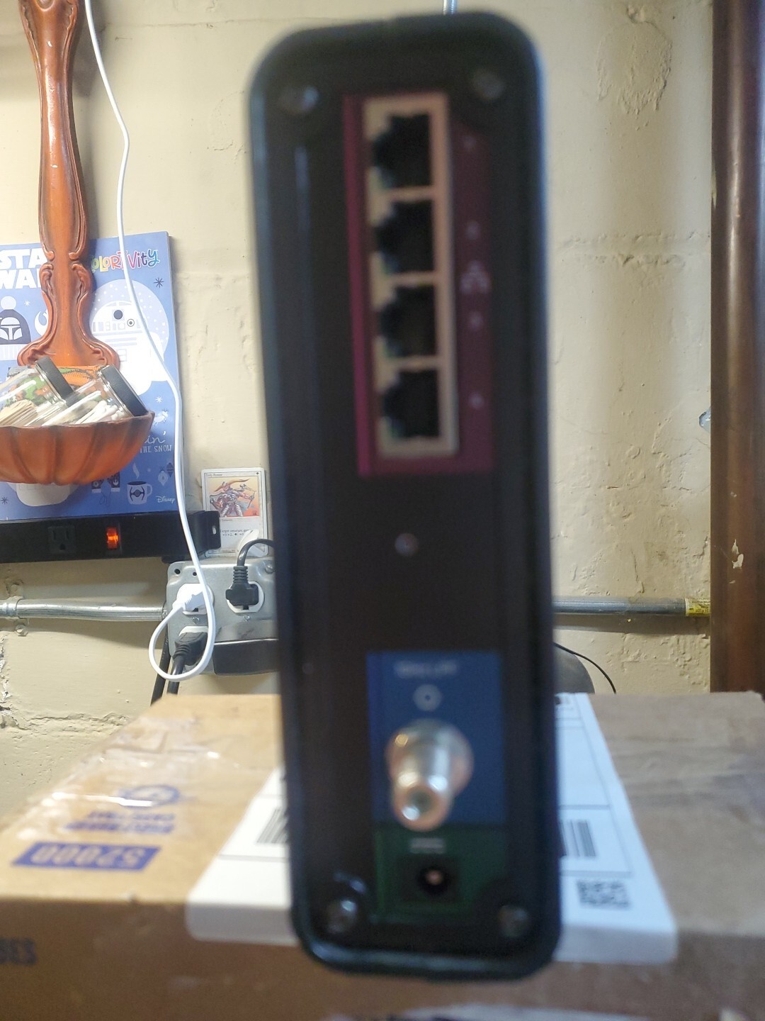 MOTOROLLA ARRIS SURFBOARD MODEM AND WIFI ROUTER MODEL SBG6580 N300 DUAL BAND