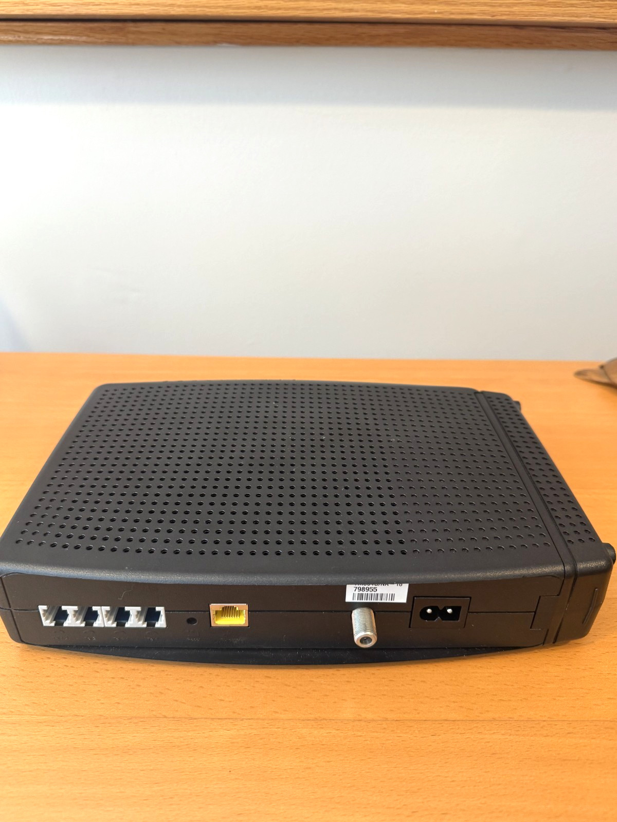 Arris TM804G Telephony Cable Modem + Power Adapter + Arris BPD066H Backup Batter