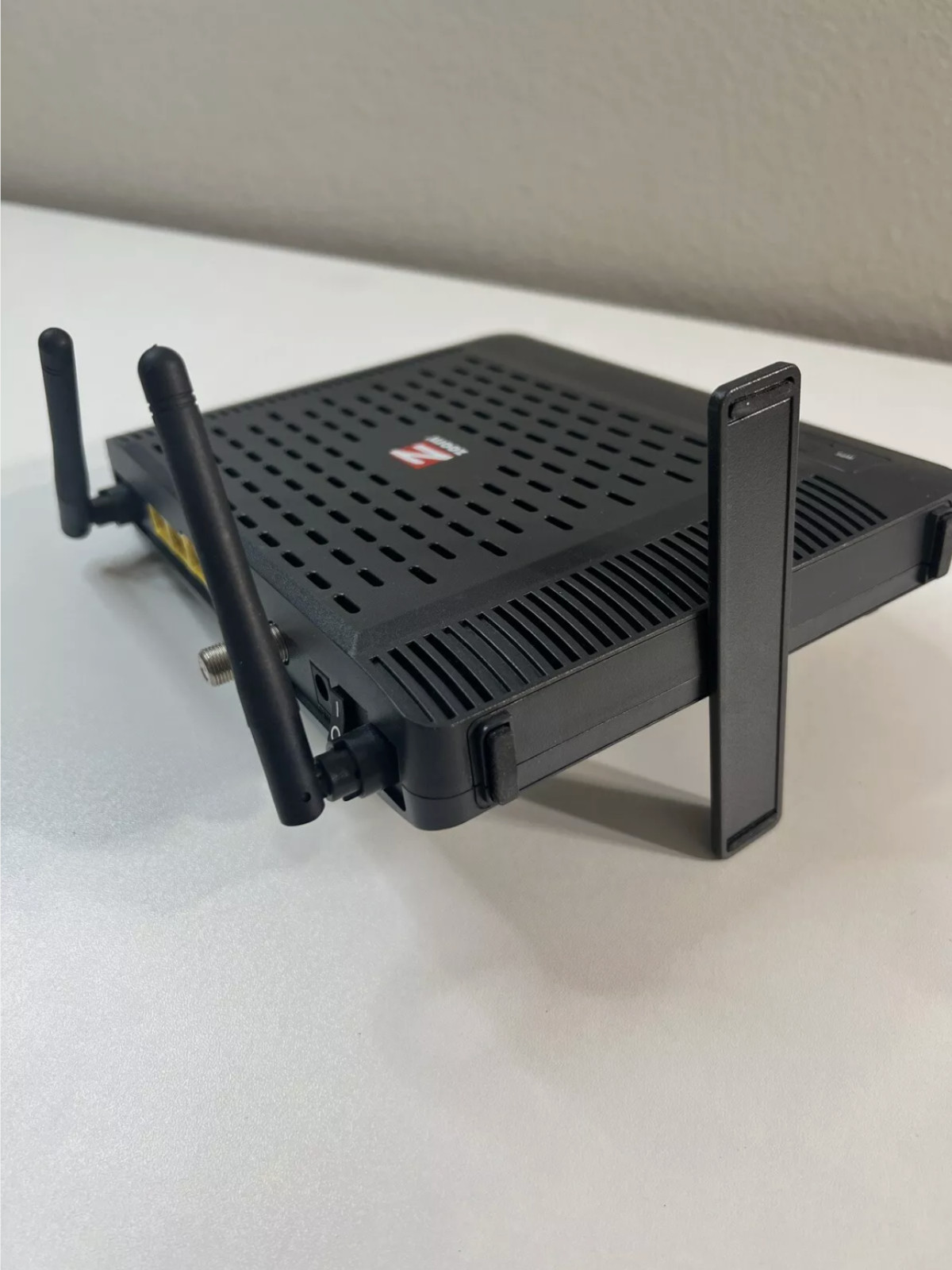 Zoom Docsis 3.0 Cable Modem With Wireless-N And Gigabit Ethernet Model 5352