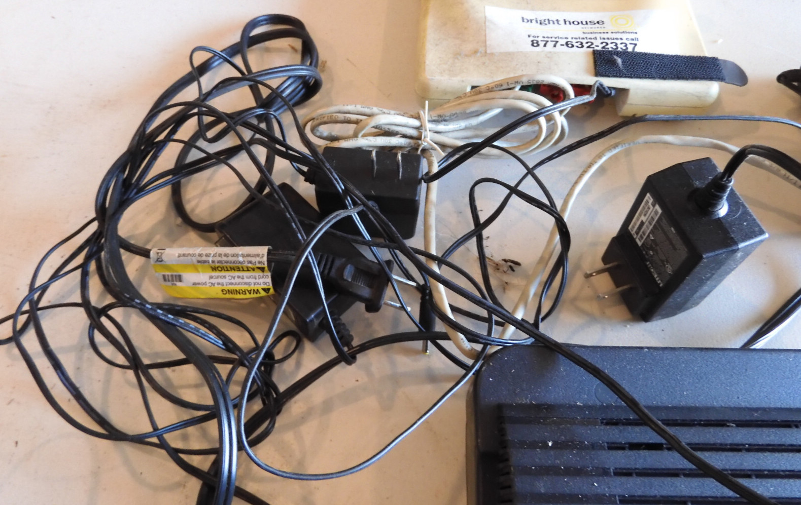 Arris DG1670A Model Router Dual Band P/N DG00DLQ1670 & SURFboard SB6141 & Ruckus