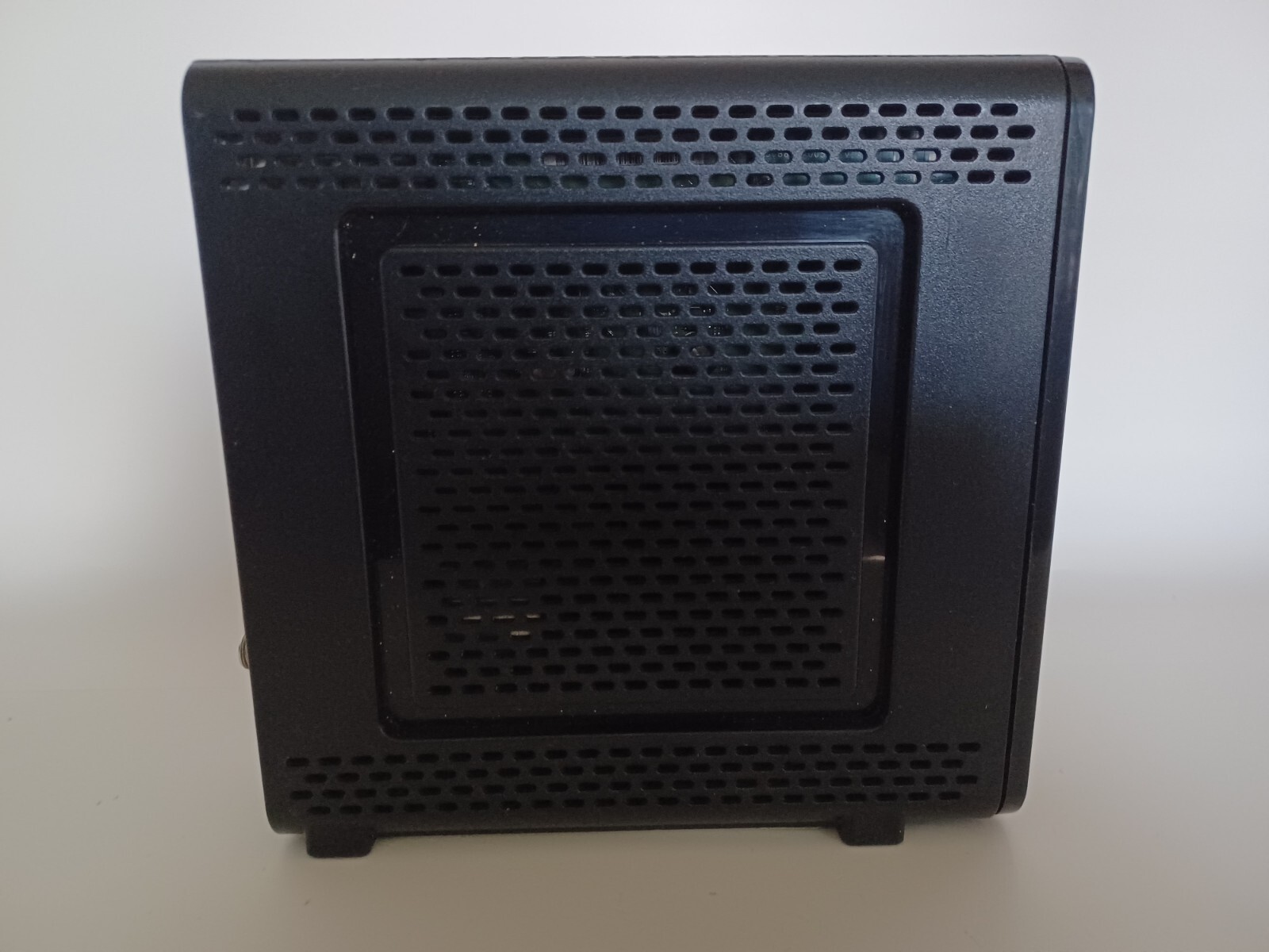 Motorola SBG6580 SURFboard 343 Mbps 4 Port Gigabit Cable Modem