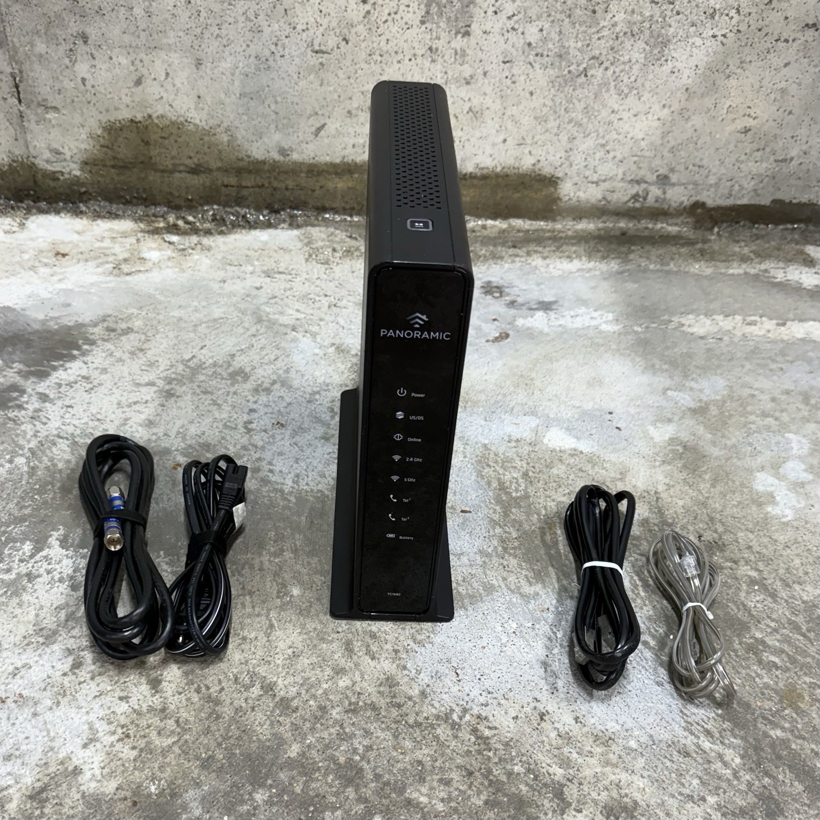 Arris Panoramic TG1682G Dual Band WiFi Router Cable Modem 2.4GHz 5GHz