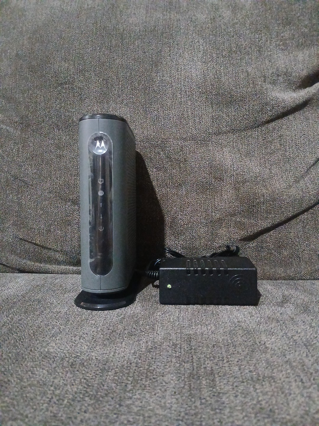 Motorola MB87220 DOCSIS 3.0 Multi-Gig Cable Modem W/ Power Supply ~ TESTED