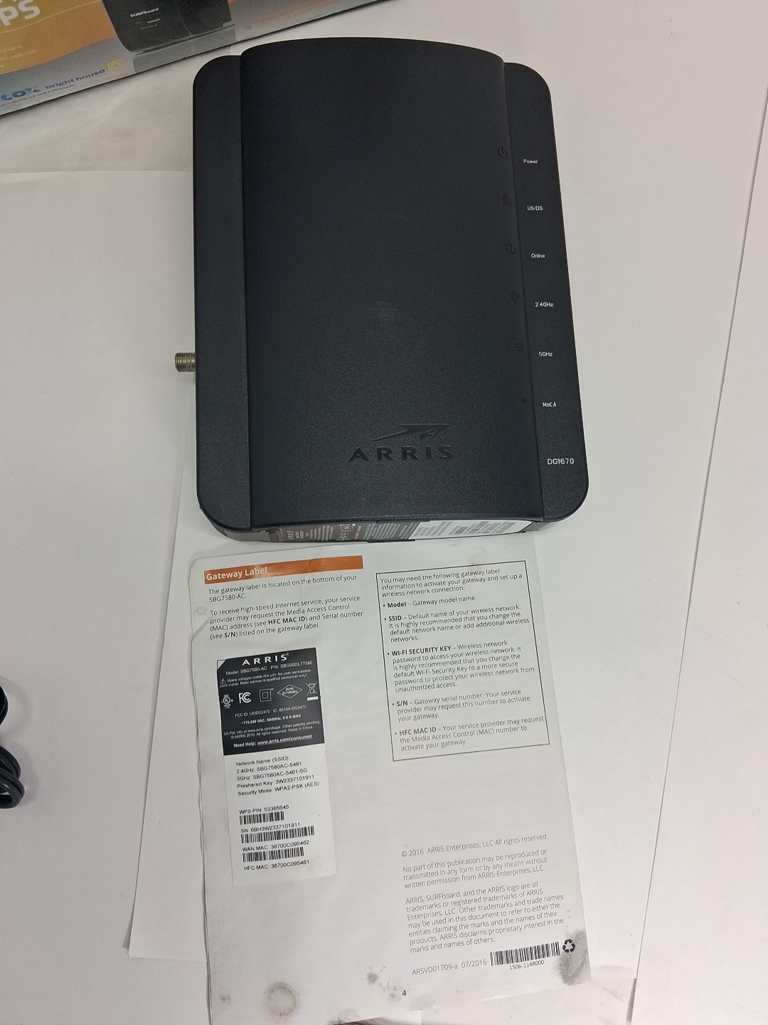 ARRIS SURFboard AC1750 Cable Modem WiFi Router Combo DOCSIS 3.0 Open Box
