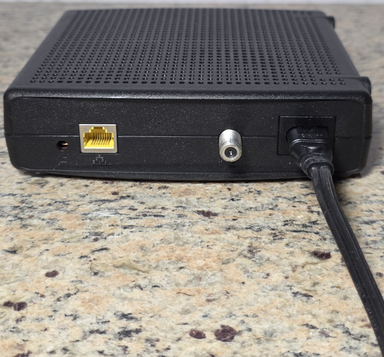ARRIS Model: CM820A TC00DLD820 CM820A/NA DOCSIS 3.0 Cable Modem w/ Power Cord