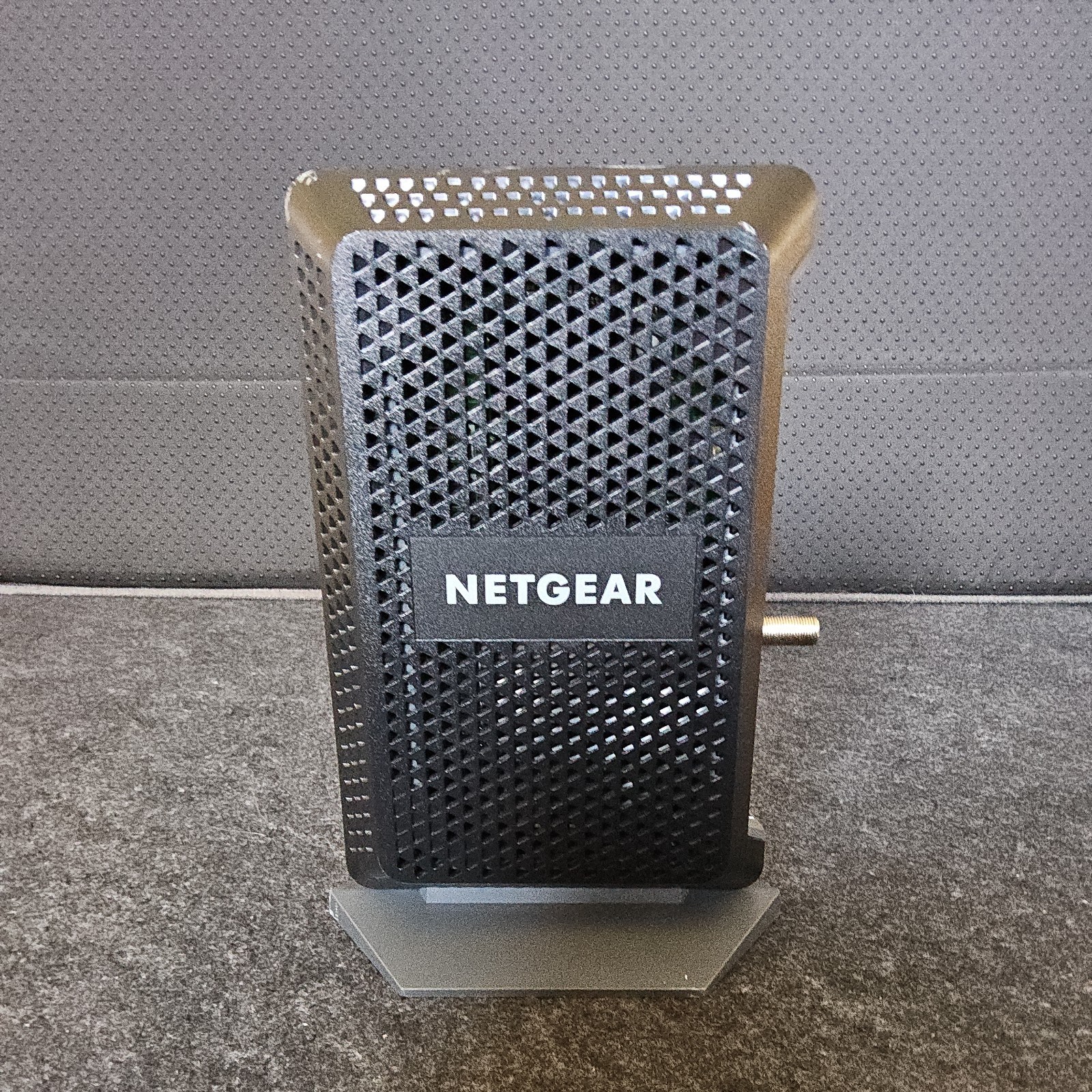 NETGEAR CM1000 Ultra-High Speed DOCSIS 3.1 Cable Modem Black Used