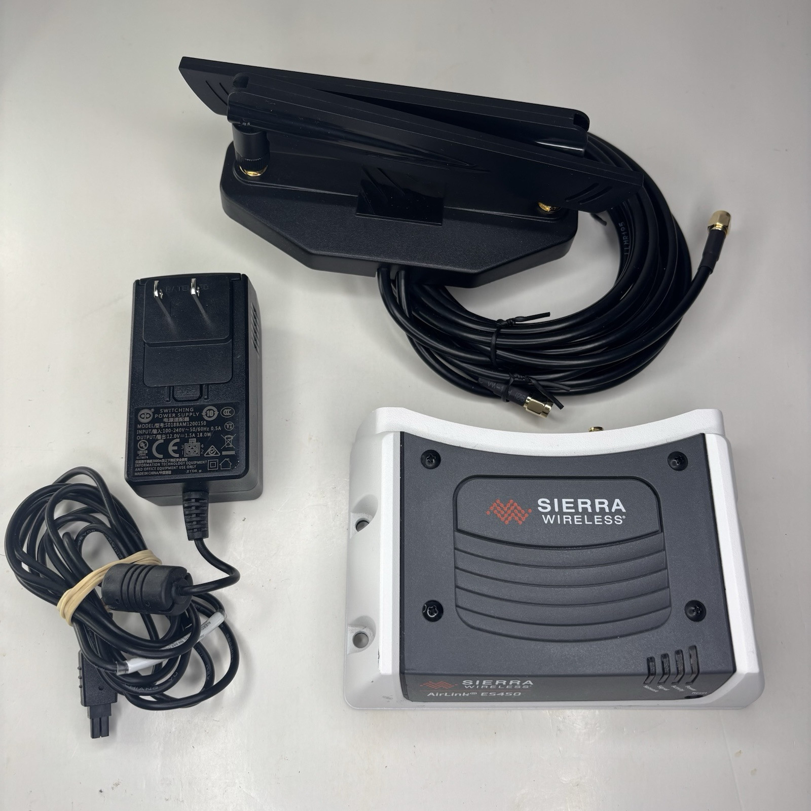 Sierra Wireless Airlink ES450 Verizon 4G LTE Gateway W/ Antenna & Power Adapter