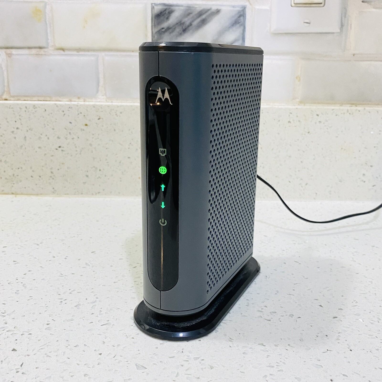 Motorola MB7220 Black DOCSIS 3.0 Cable Modem with Power Adapter Tested Works