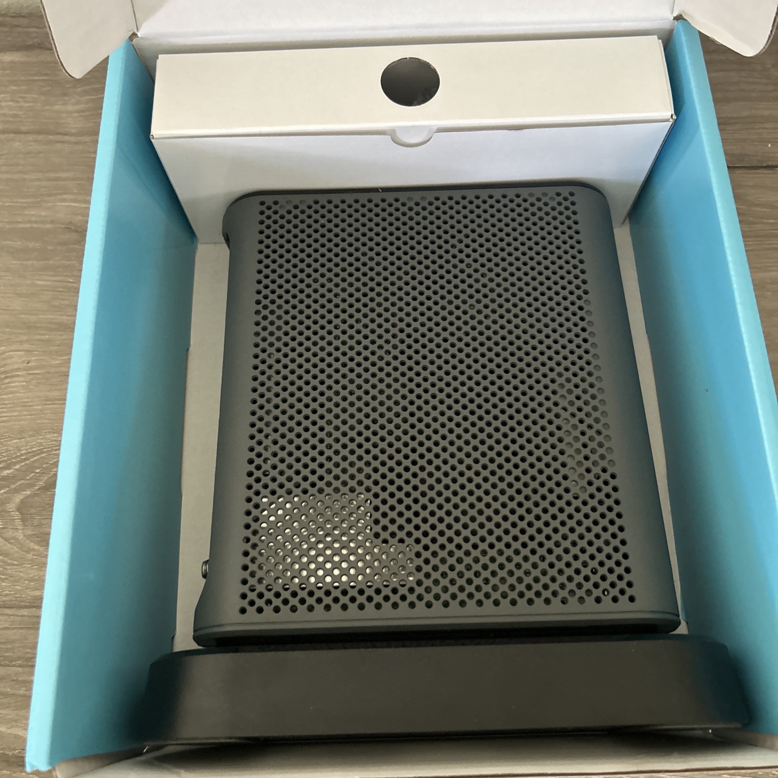 Motorola 24×8 Cable Modem + AC1900 WiFi Router + 2 Phone Line — EXCELLENT SHAPE