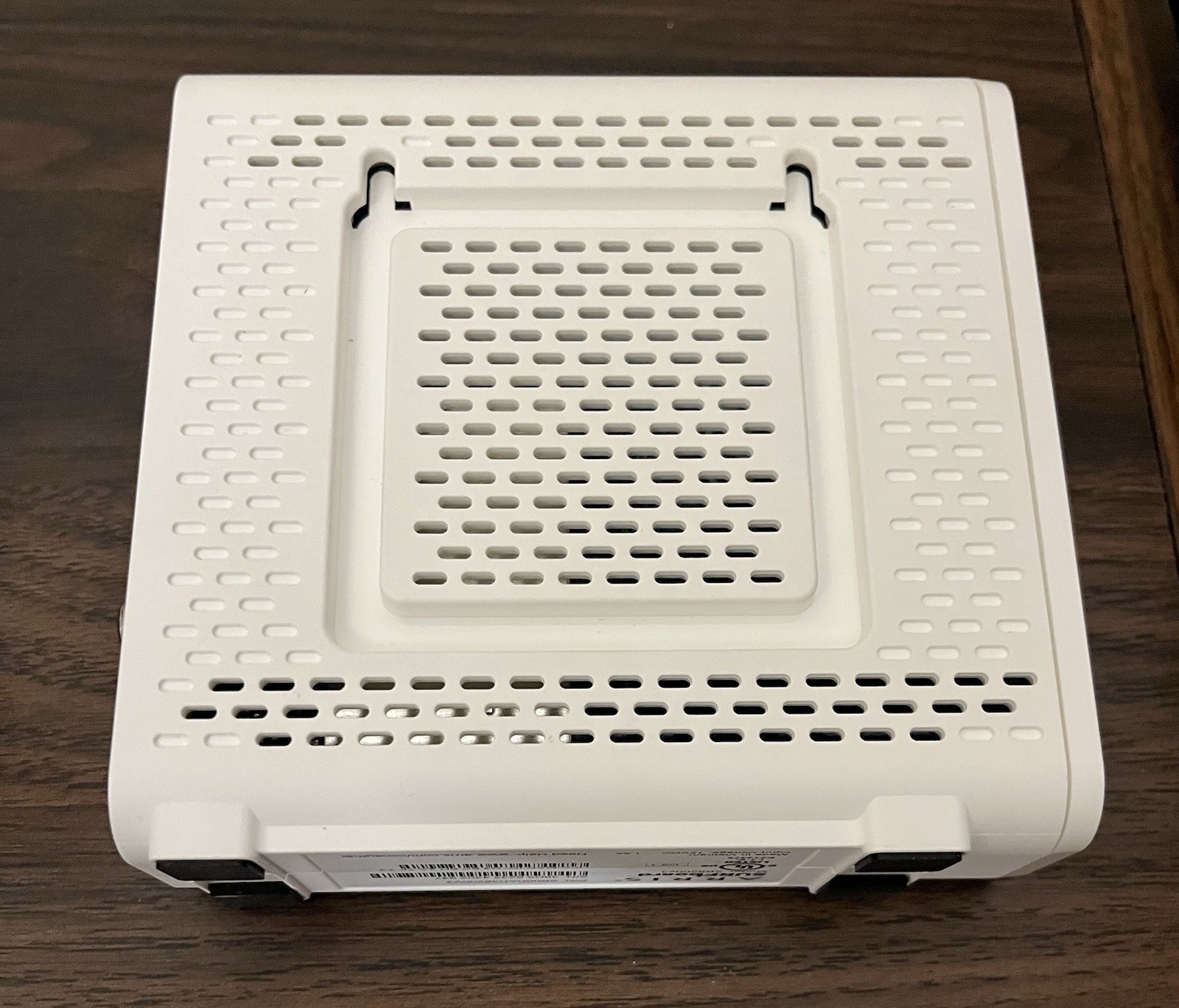 ARRIS SURFboard SB8200 DOCSIS 3.1 Modem 1gb Up / 1gb Down 2 LAN Ports, Ethernet