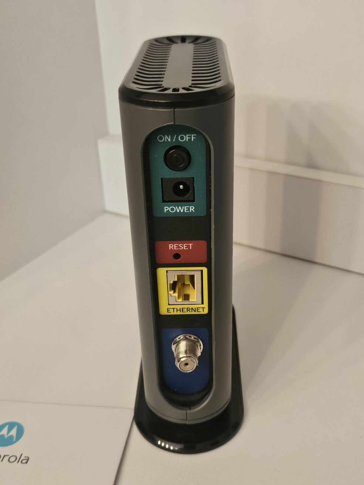 Motorola 8×4 Cable Modem 343 Mbps model MB7220