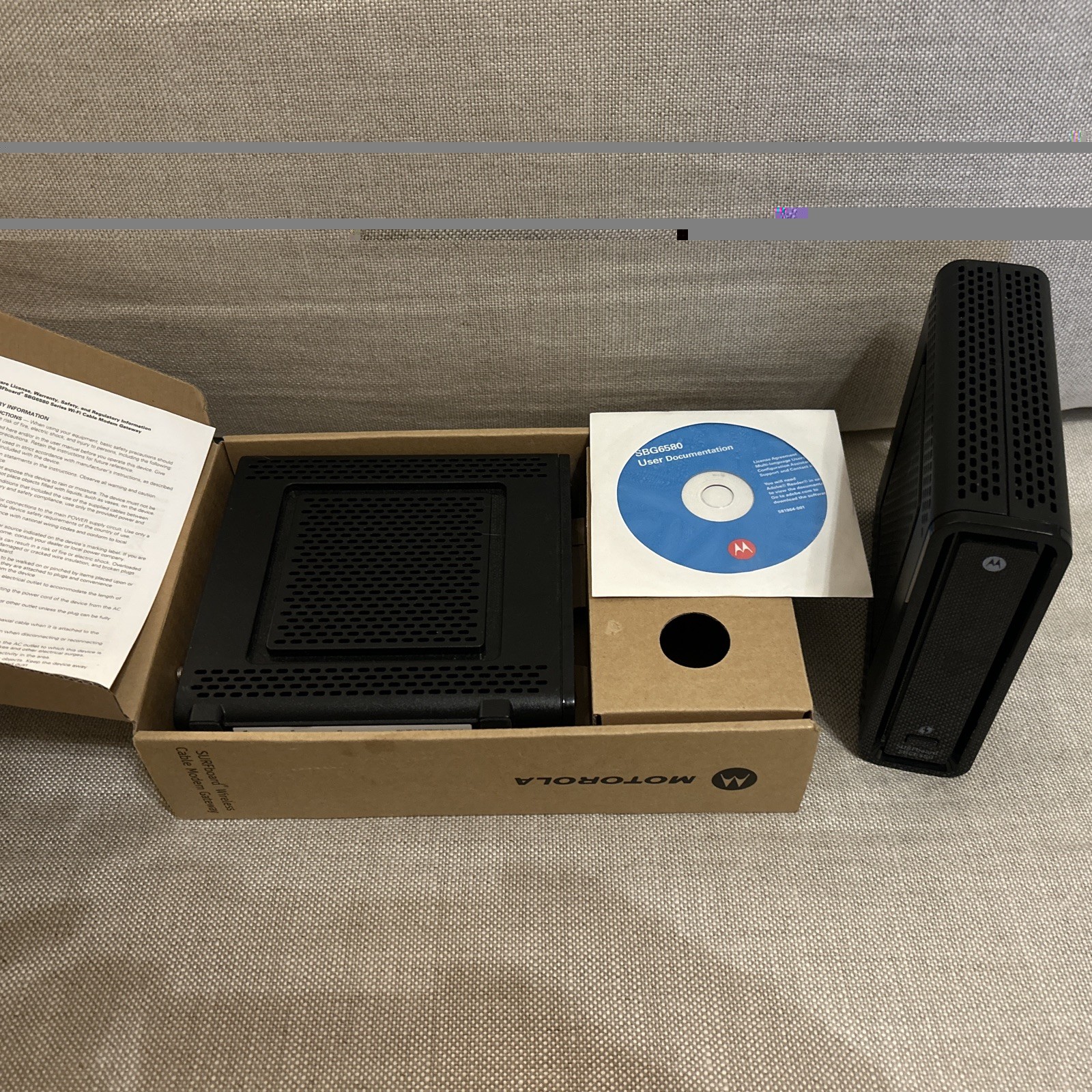 Motorola 4 Port SURFboard SBG6580 DOCSIS 3.0 Cable Modem Wi-Fi Router