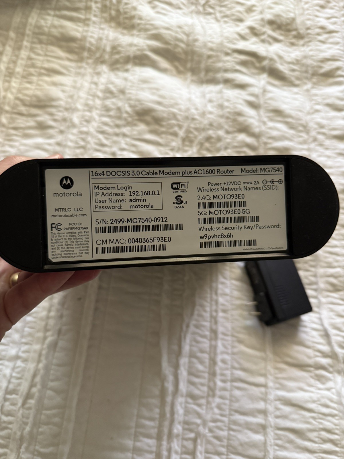 Motorola MG7540 16×4 DOCSIS 3.0 Cable Modem Plus AC1600 WiFi Router!