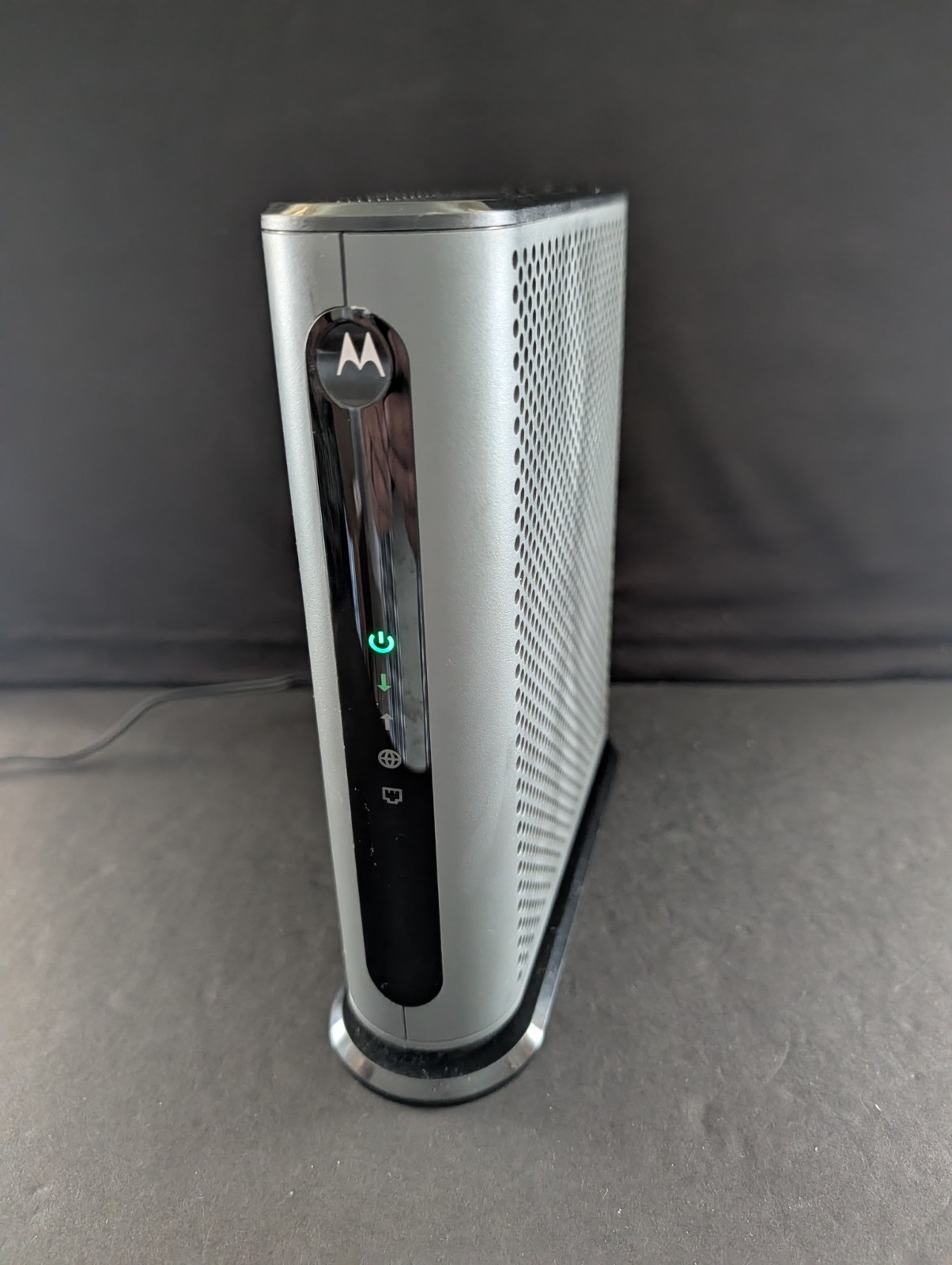 Motorola MB8600 DOCSIS 3.1 Ultra High Speed Cable Modem with Power Cord