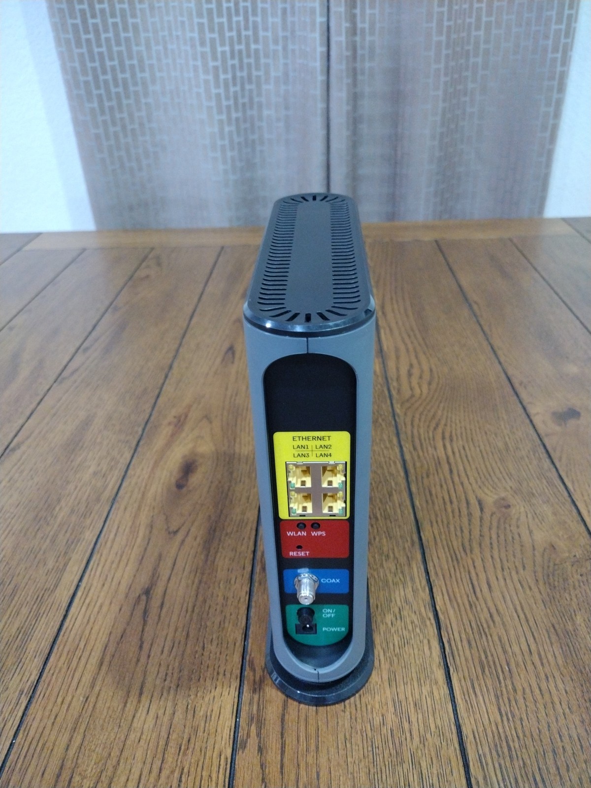 Motorola MG7540 16×4 DOCSIS 3.0 Cable Modem Plus AC1600 WiFi Router – Open Box