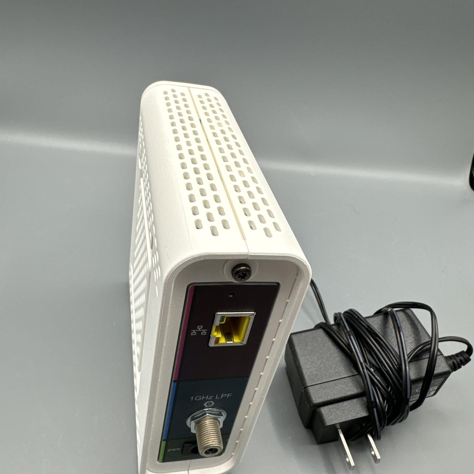 ARRIS Surfboard SB6190-RB DOCSIS 3.0 Cable Modem, White