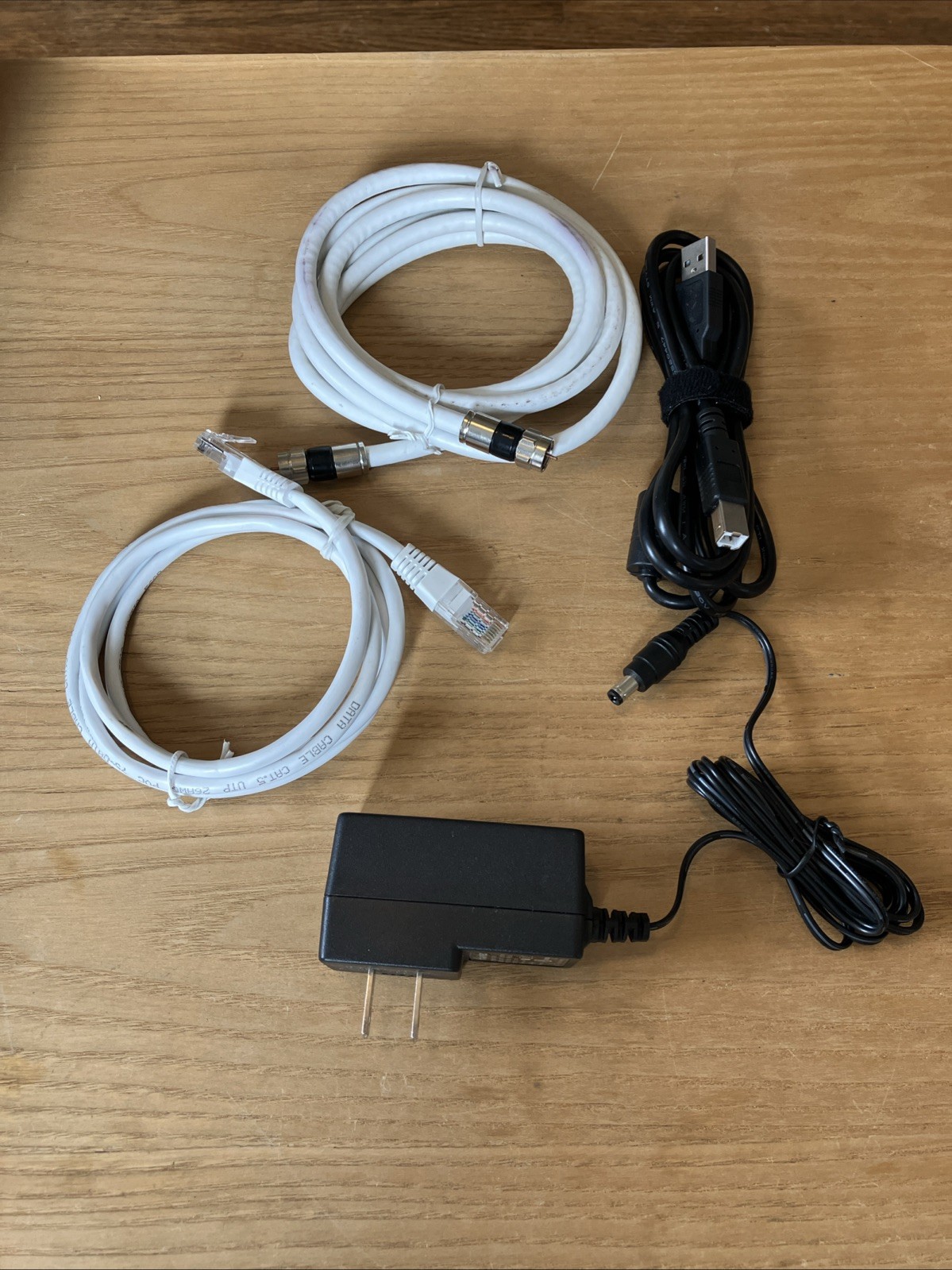 Cisco DPC3010 (4027668) Modem, With All Cords Included