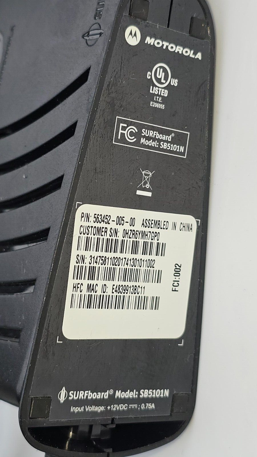 Motorola Surfboard SB5101N DOCSIS 2.0 Cable Modem 563452-005-00 w/Cables