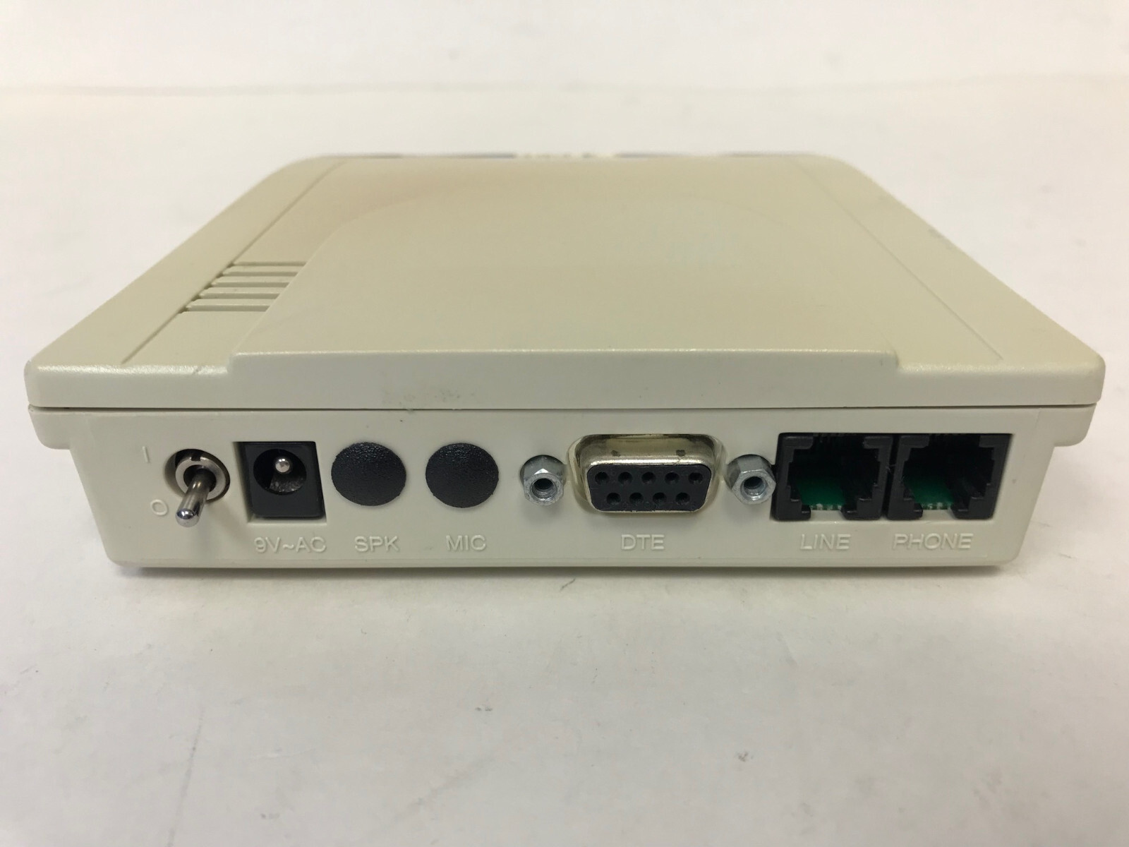 HAYES 5674US ACCURA 56K EXTERNAL FAX MODEM ACCURA 56K + FAX *COVER YELLOWED*