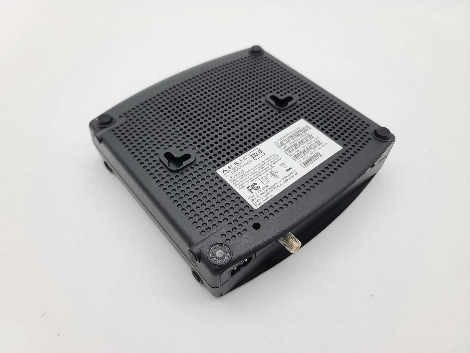 ARRIS TM822A TOUCHSTONE DOCSIS CABLE MODEM W ETHERNET CABLE