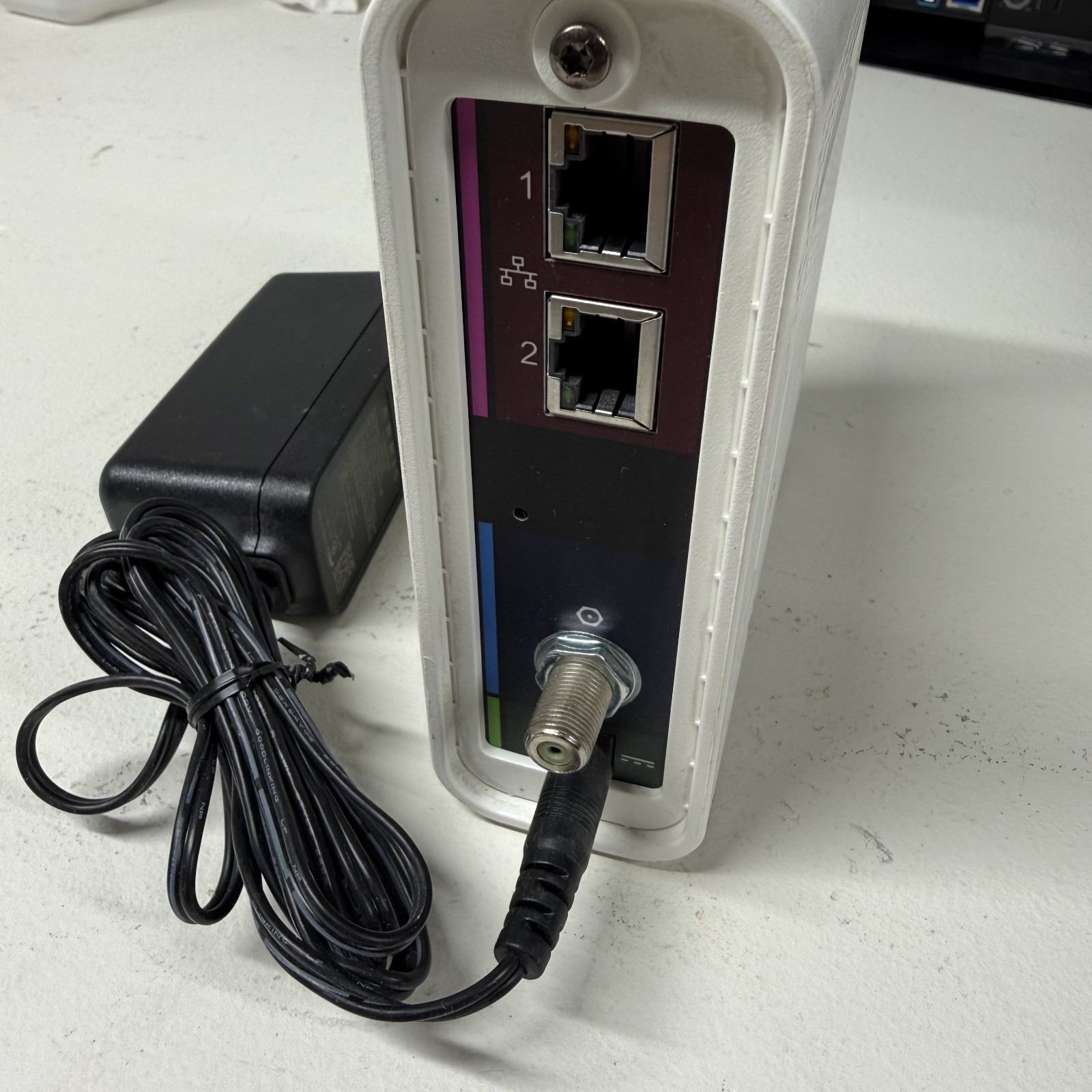 ARRIS SURFboard SB8200 DOCSIS 3.1 Cable Modem – Gigabit Ready