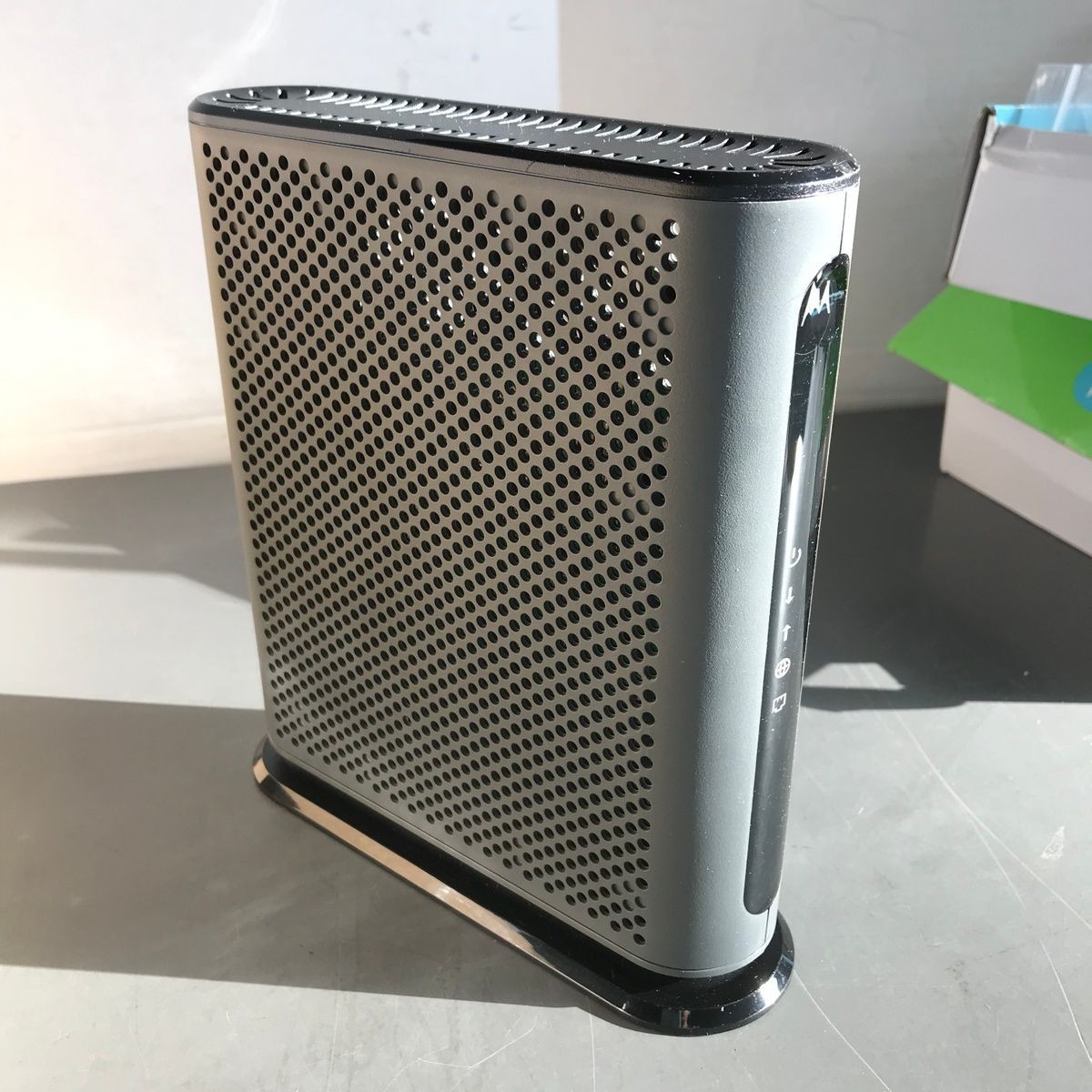 Motorola MB7621 24×8 DOCSIS 3.0 Cable Modem 1000Mbps