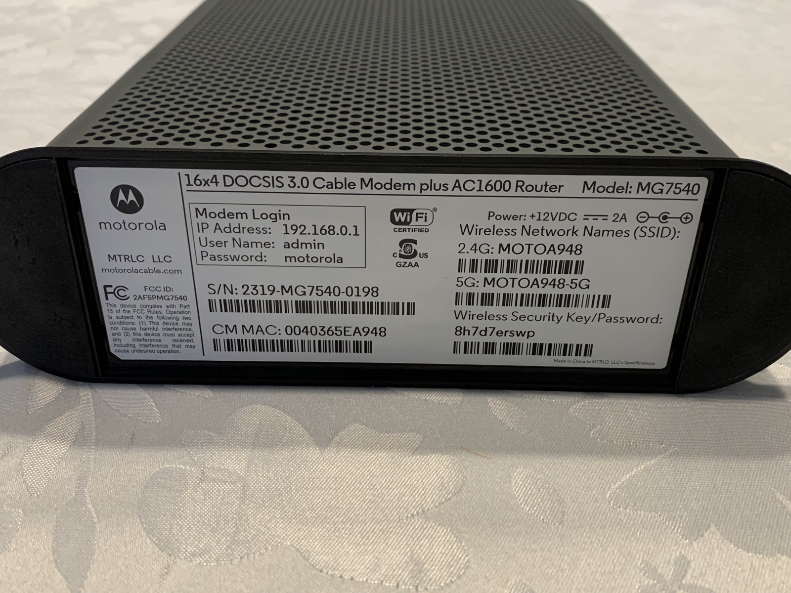 Motorola MG7540 16×4 Cable Modem Plus AC1600 Dual Band Wi-Fi Router with DFS