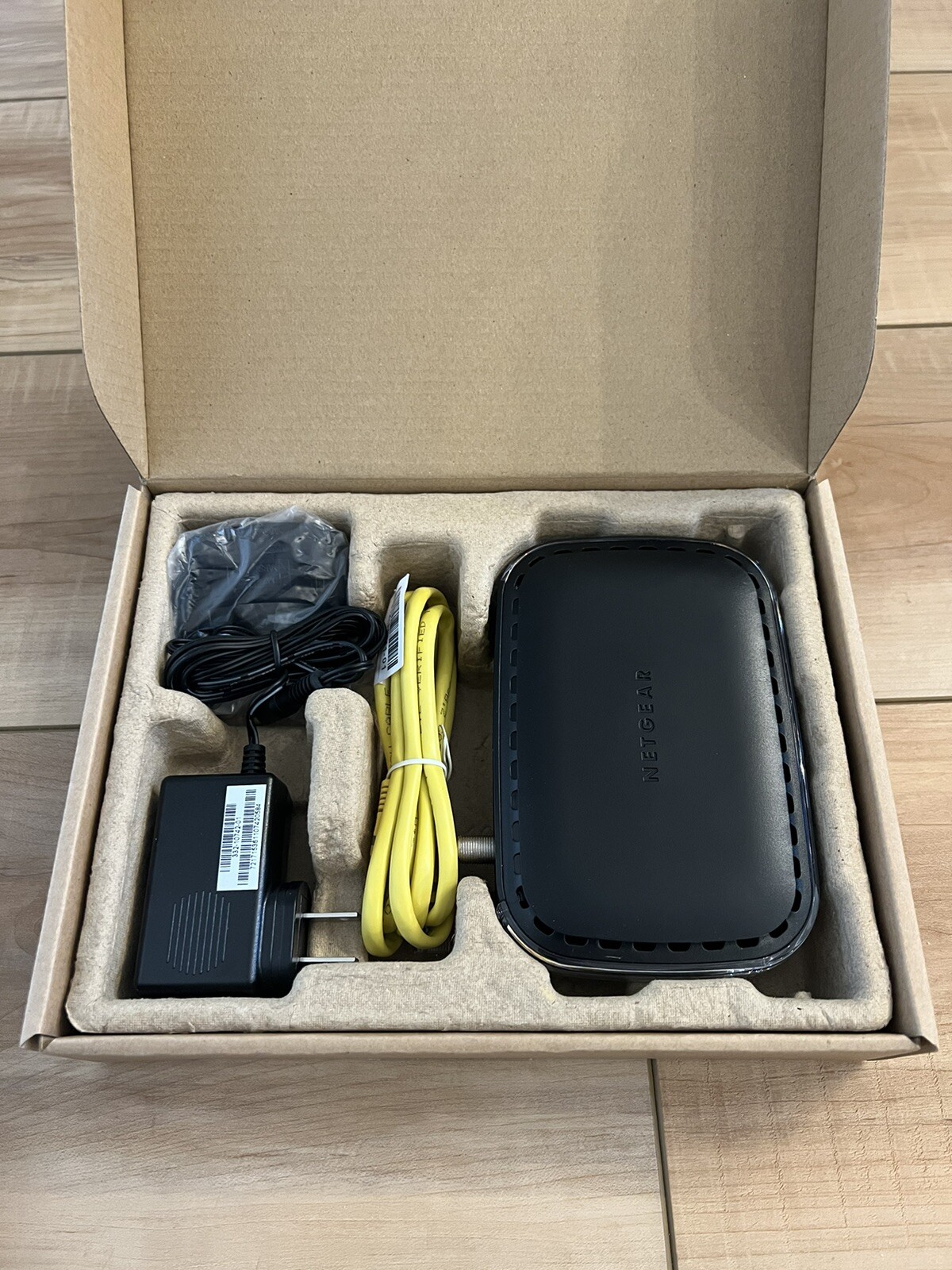 NEW NETGEAR CM400-1AZNAS 100 Mbps Modem high Speed DOSCSIS 3.0