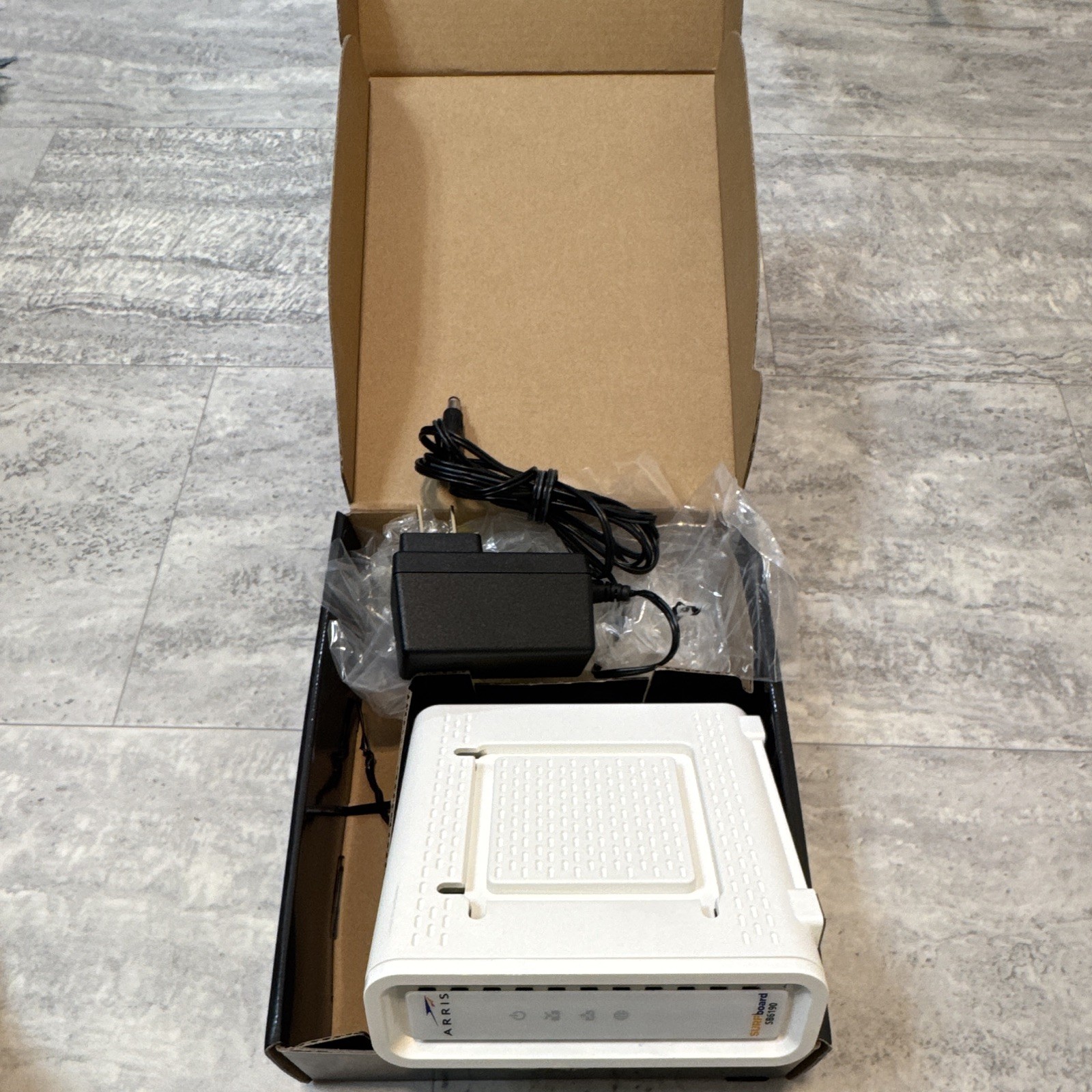 ARRIS SURFboard SB6190 DOCSIS 3.0 32×8 Cable Modem 1.4 Gbps White