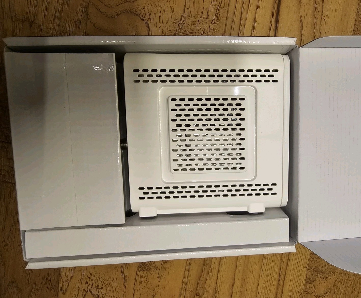 ARRIS SB6183 686 Mbps Cable Modem, White – 59243200300