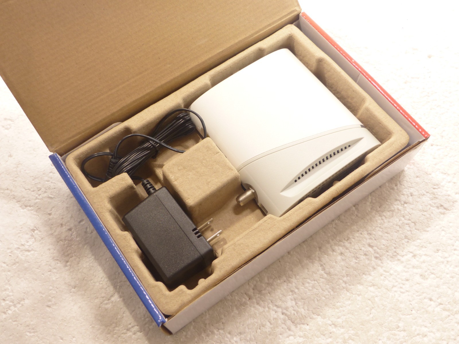ARRIS SURFboard S33 DOCSIS 3.1 2.5Gbps Cable Modem White w/ Box, Power Adapter