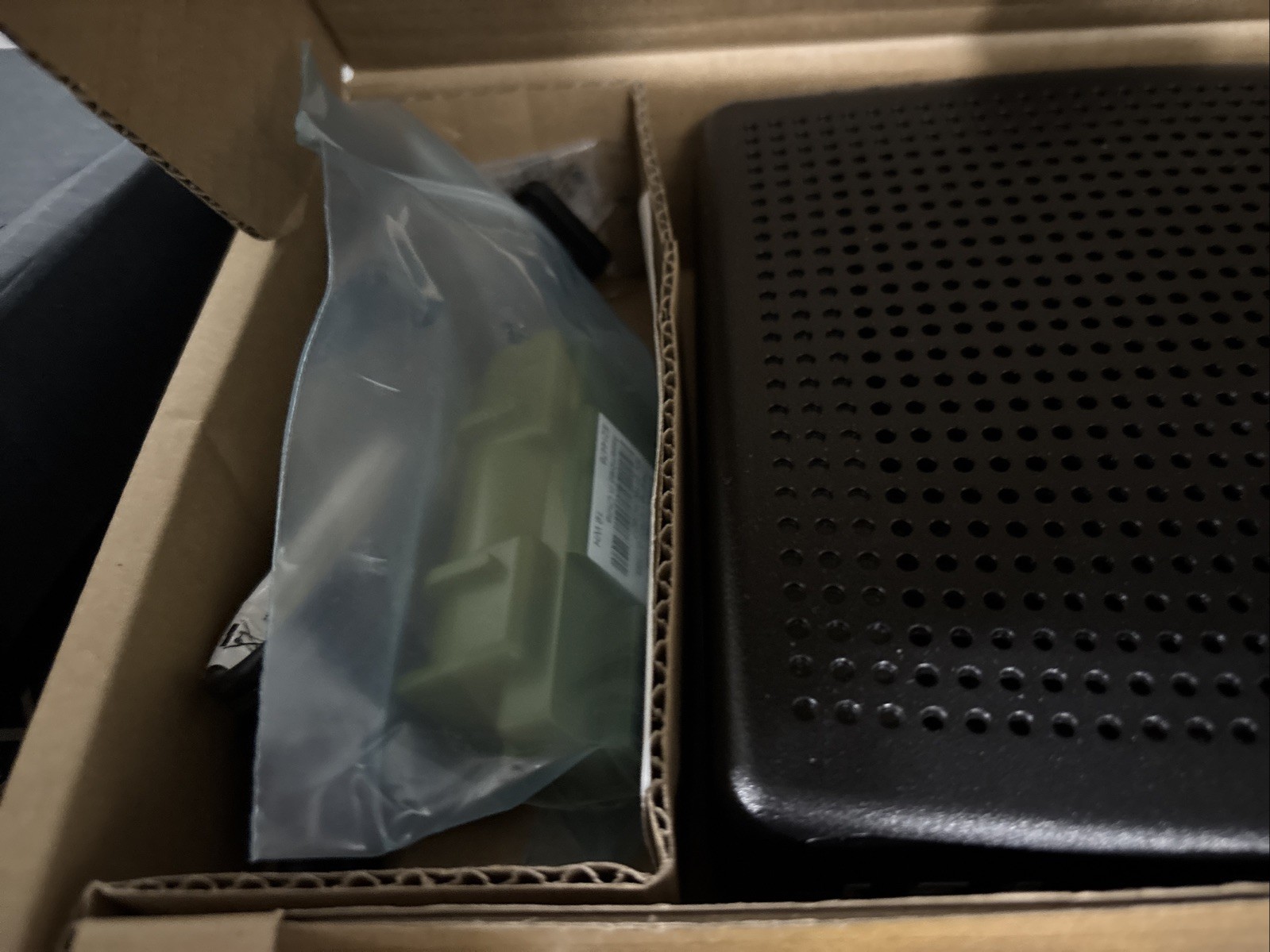 New Arris TM822G Touchstone Telephony Modem D 3.0 TM822G/NA-8 790635 battery p/s