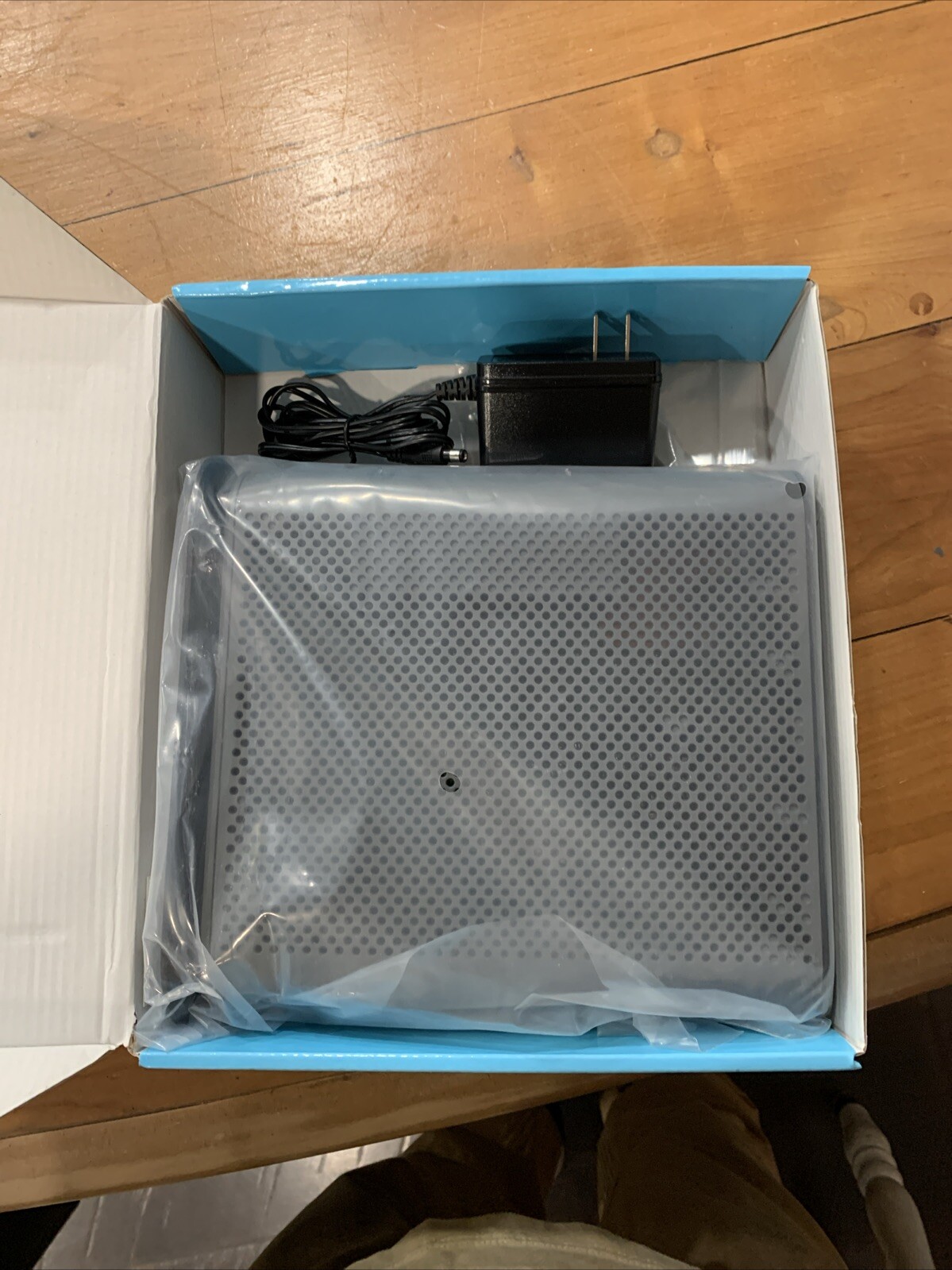 Motorola MG7540 (16×4) Cable Modem + AC1600 Dual Band Wi-Fi Router Used