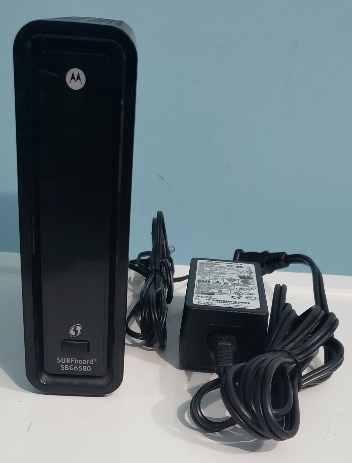 ARRIS SURFboard SBG6580 DOCSIS 3.0 Cable Modem Wi-Fi N300 5GHz Dual Band Router