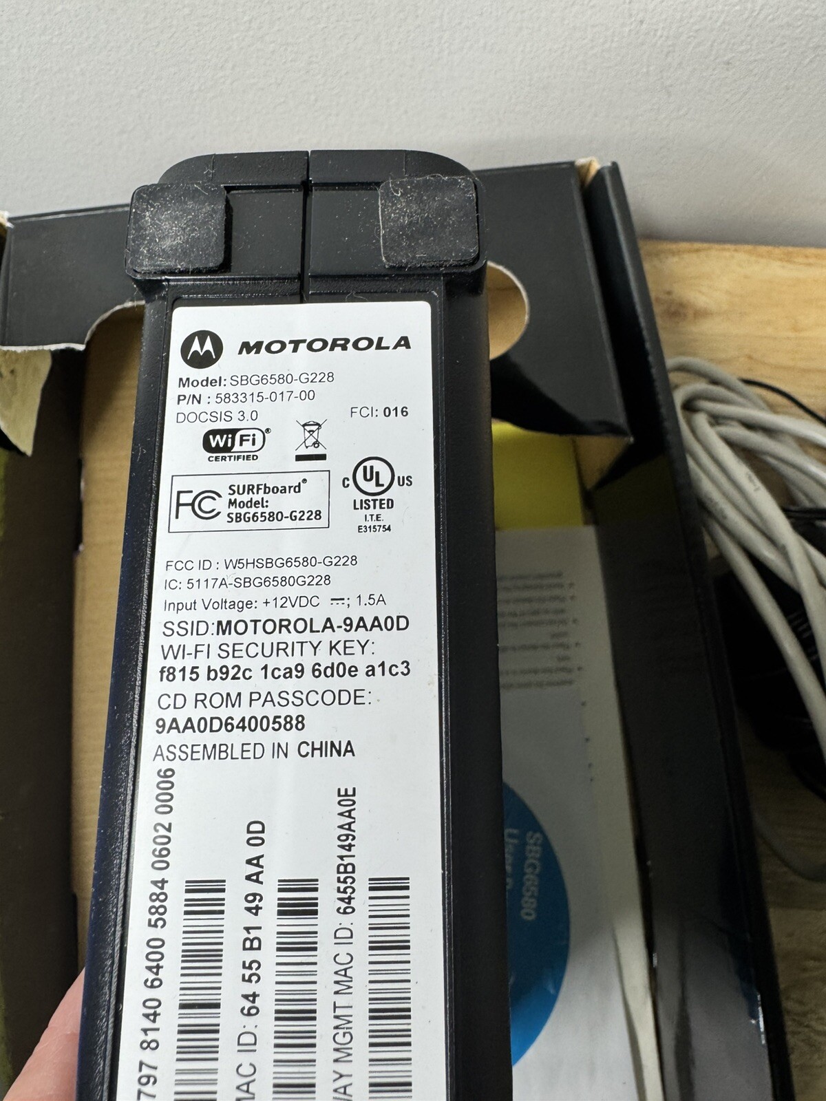 Motorola ARRIS SURFboard SBG6580 DOCSIS 3.0 Cable Modem Wi-Fi Router