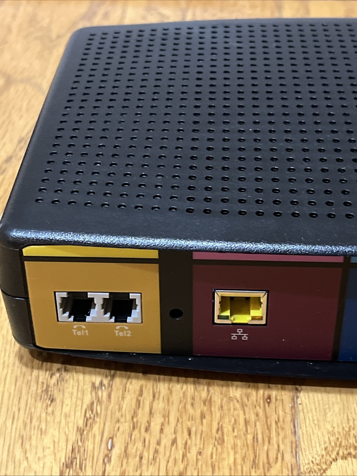 ARRIS SURFboard SBV3202 32×8 Docsis 3.0 Black Cable Modem Computer Internet