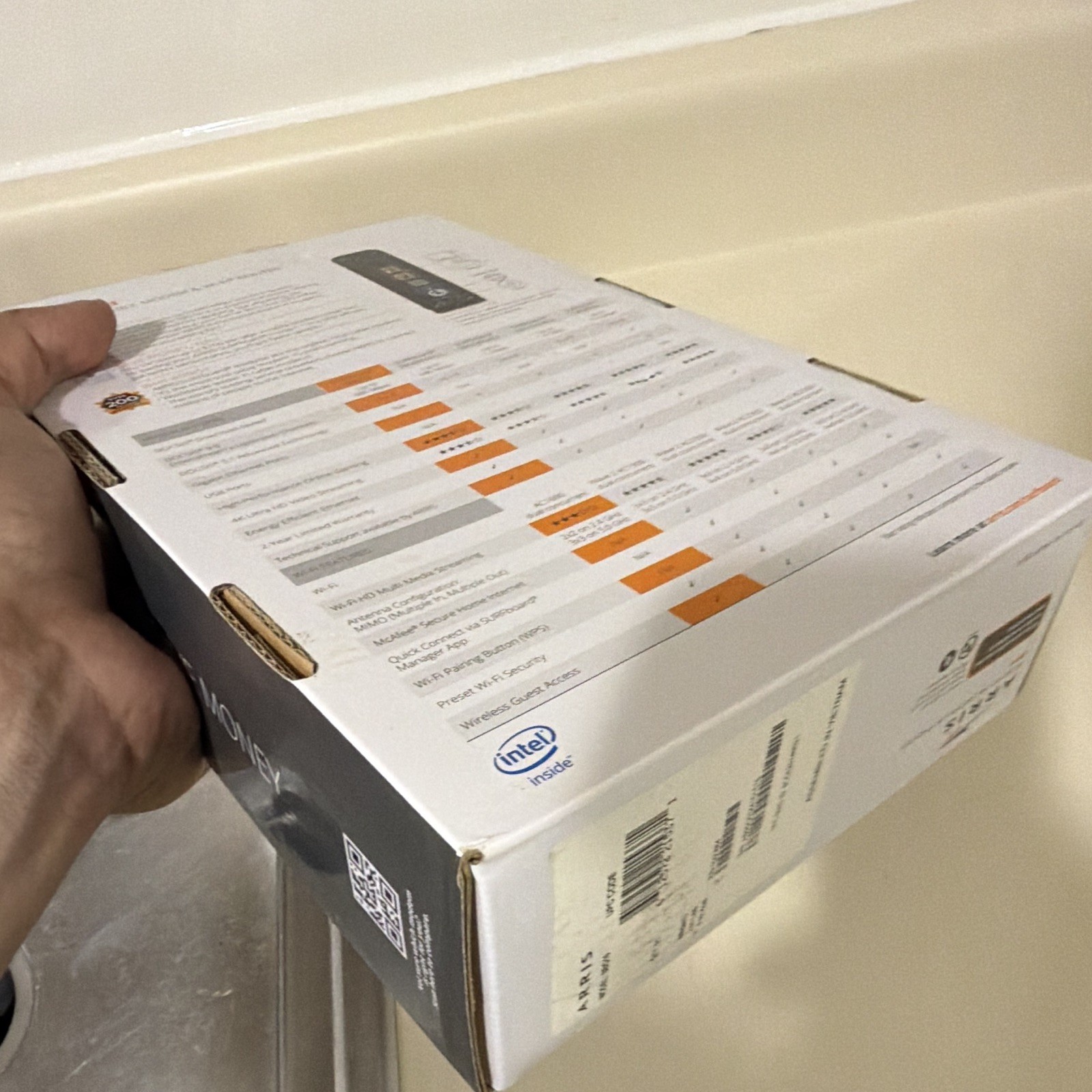 ARRIS SURFboard SBG10 Dual Band AC1600 Docsis 3 WIFI Cable Modem & Router In One