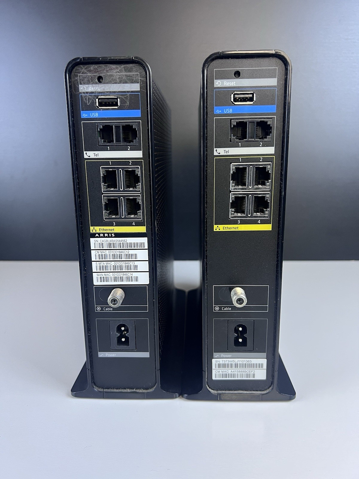 Lot of 4 Netgear ARRIS DOCSIS 3.0 Cable Modem Router Powers On Untested