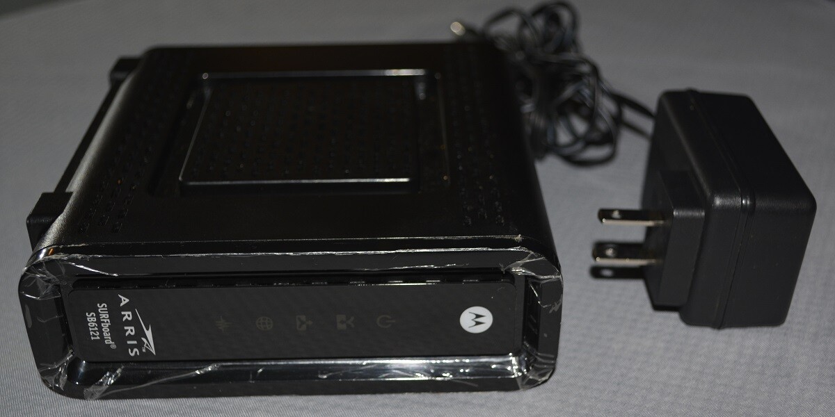 Motorola ARRIS SURFboard Model: SB6121 Docsis 3.0 USED