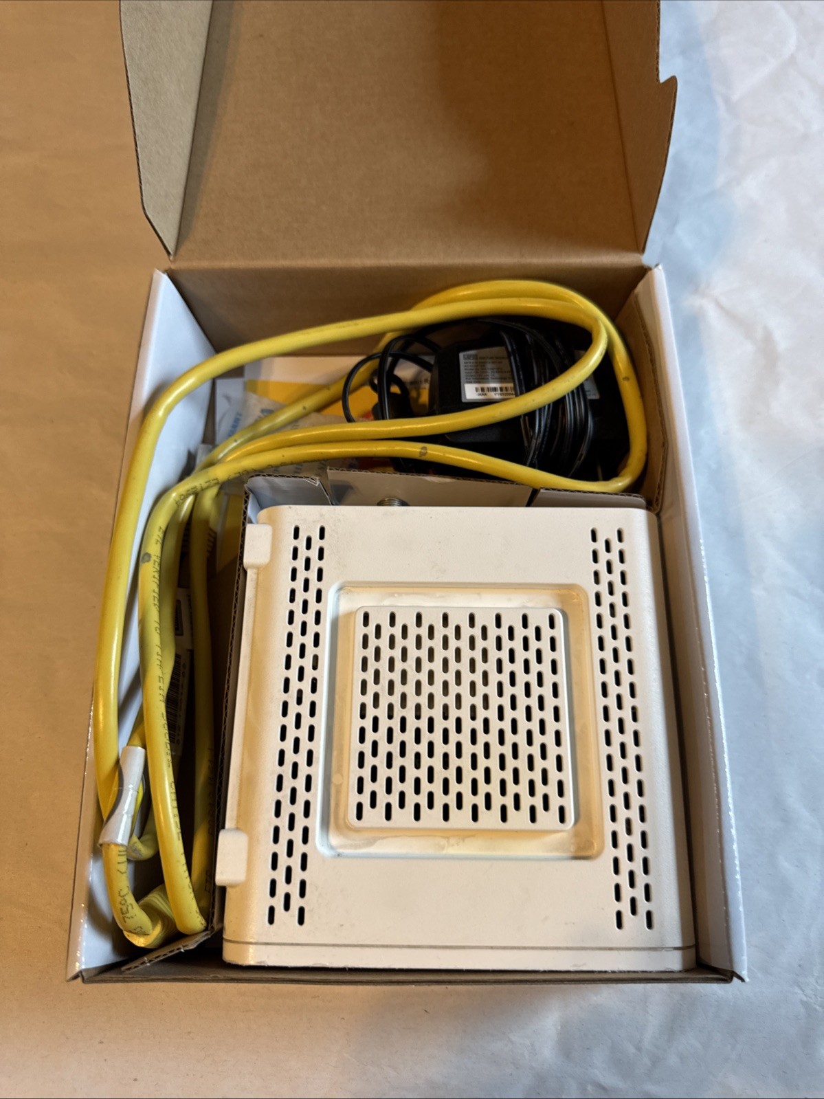 ARRIS SURFboard DOCSIS 3.0 Cable Modem – SB6190 With Yellow Ethernet Cable