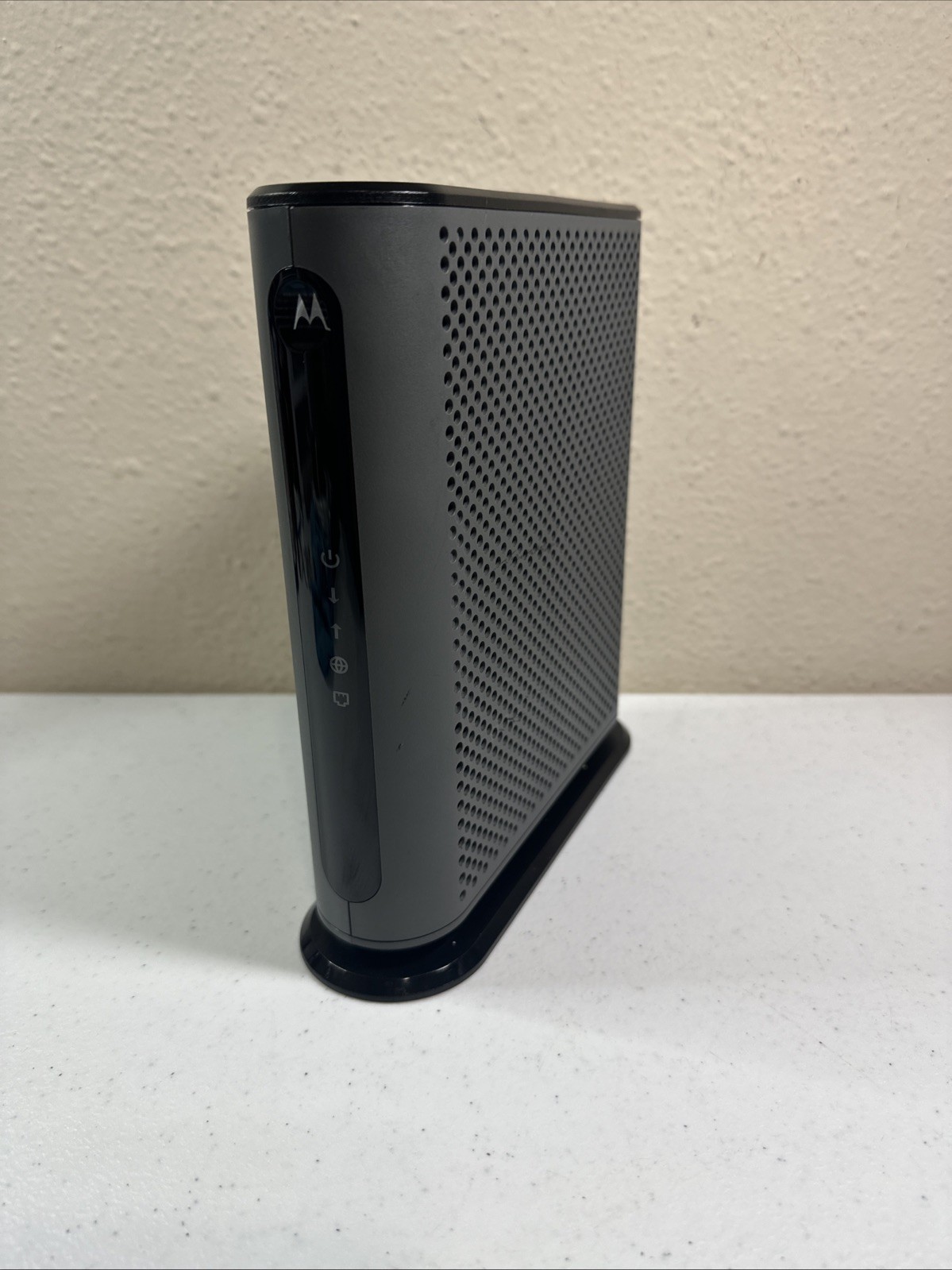 Motorola MB7621 Cable Modem 24×8 DOCSIS 3.0 Xfinity Cox Spectrum 900 Mbps