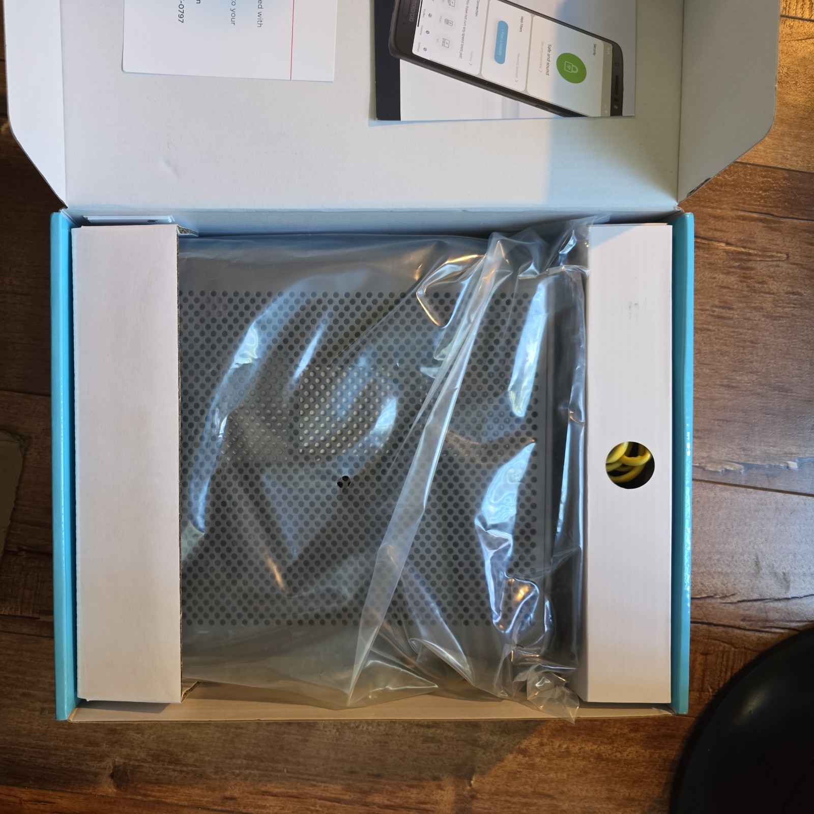 Motorola MG8702 DOCSIS 3.1 Cable Modem with Gigabit Router