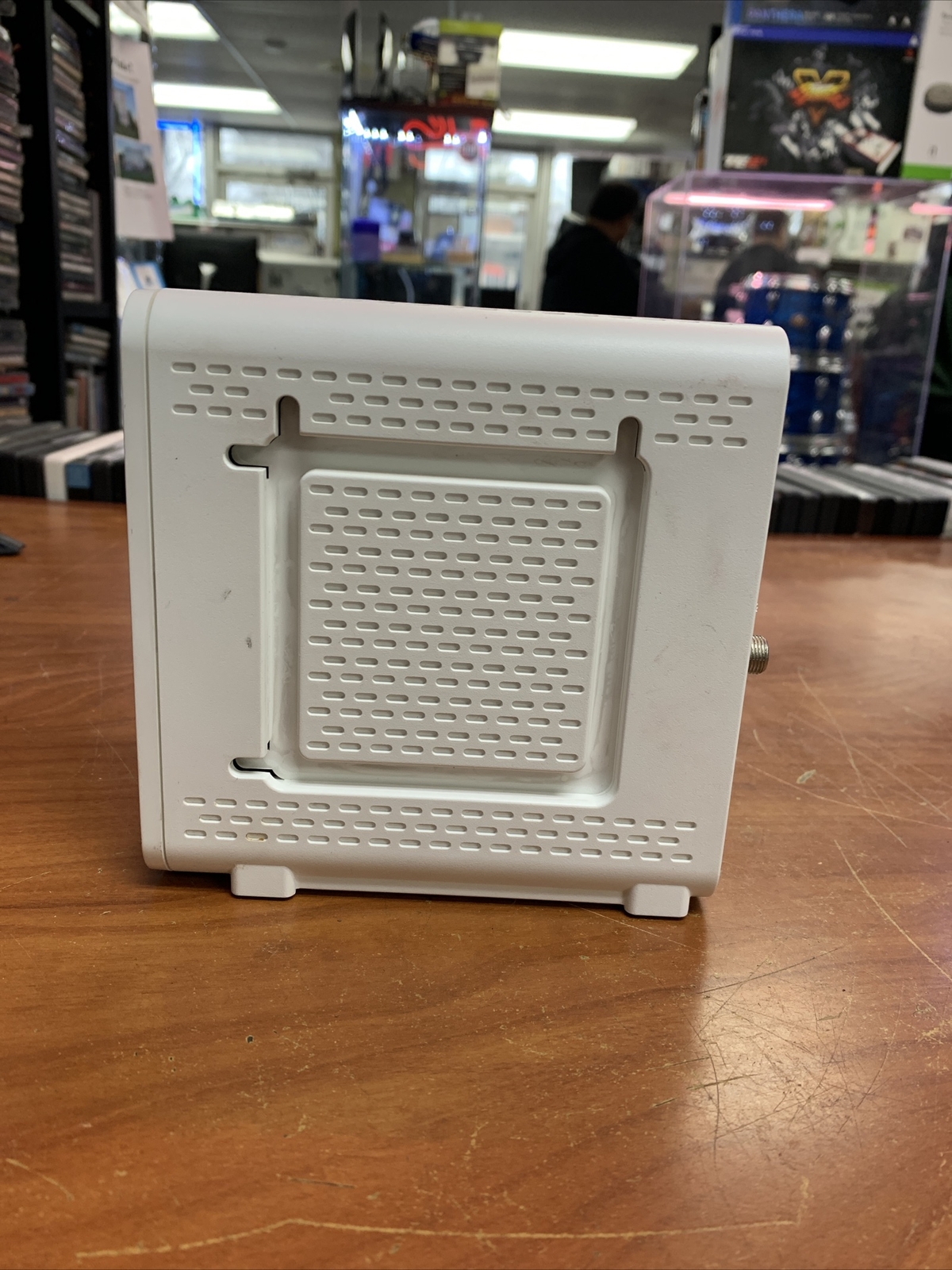 Motorola SURFboard SB6141 8×4 DOCSIS 3.0 Cable Modem (w/ac & cat5)