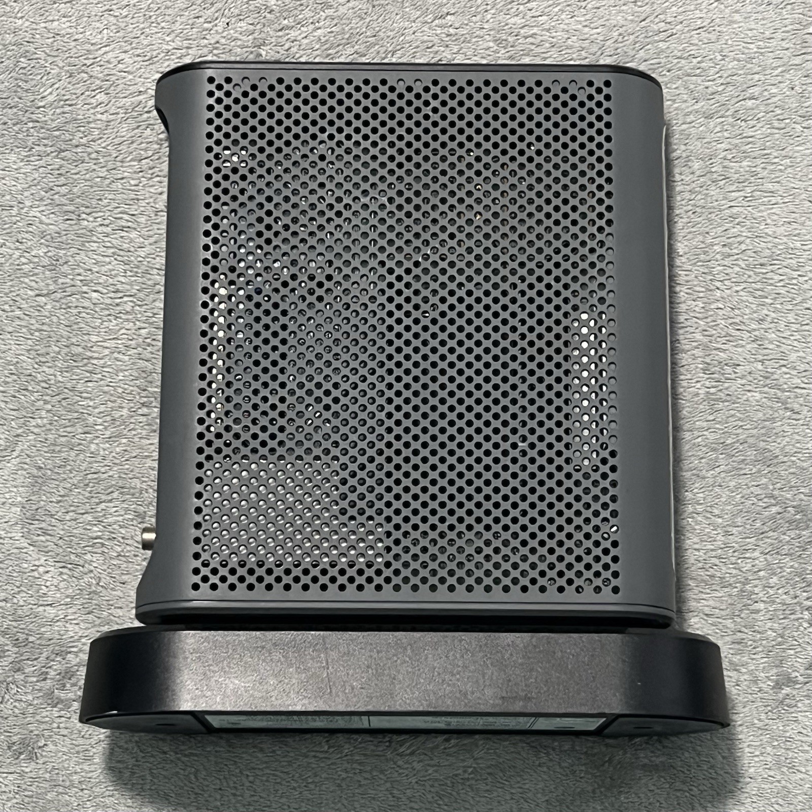 Motorola 24X8 Cable Modem Plus AC1900 Dual Band Wi-Fi Router with Voice MT7711