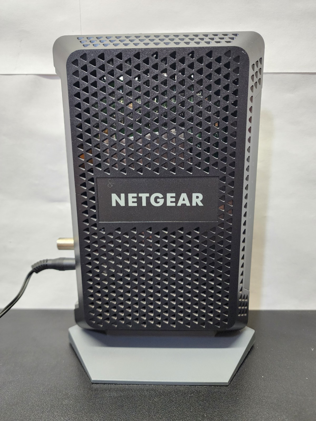 NETGEAR CM600 960Mbps DOCSIS 3.0 Cable Modem w/ Power Supply & Cable