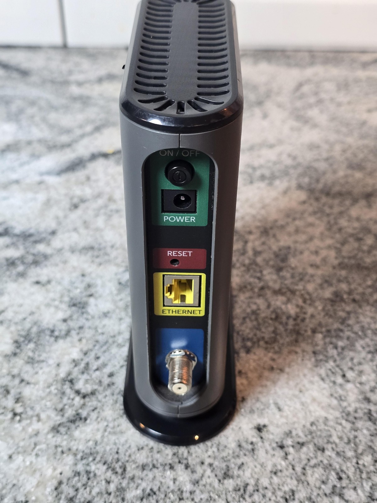Motorola MB7420 DOCSIS 3.0 16×4 Cable Modem 686Mbps Gigabit Ethernet Black