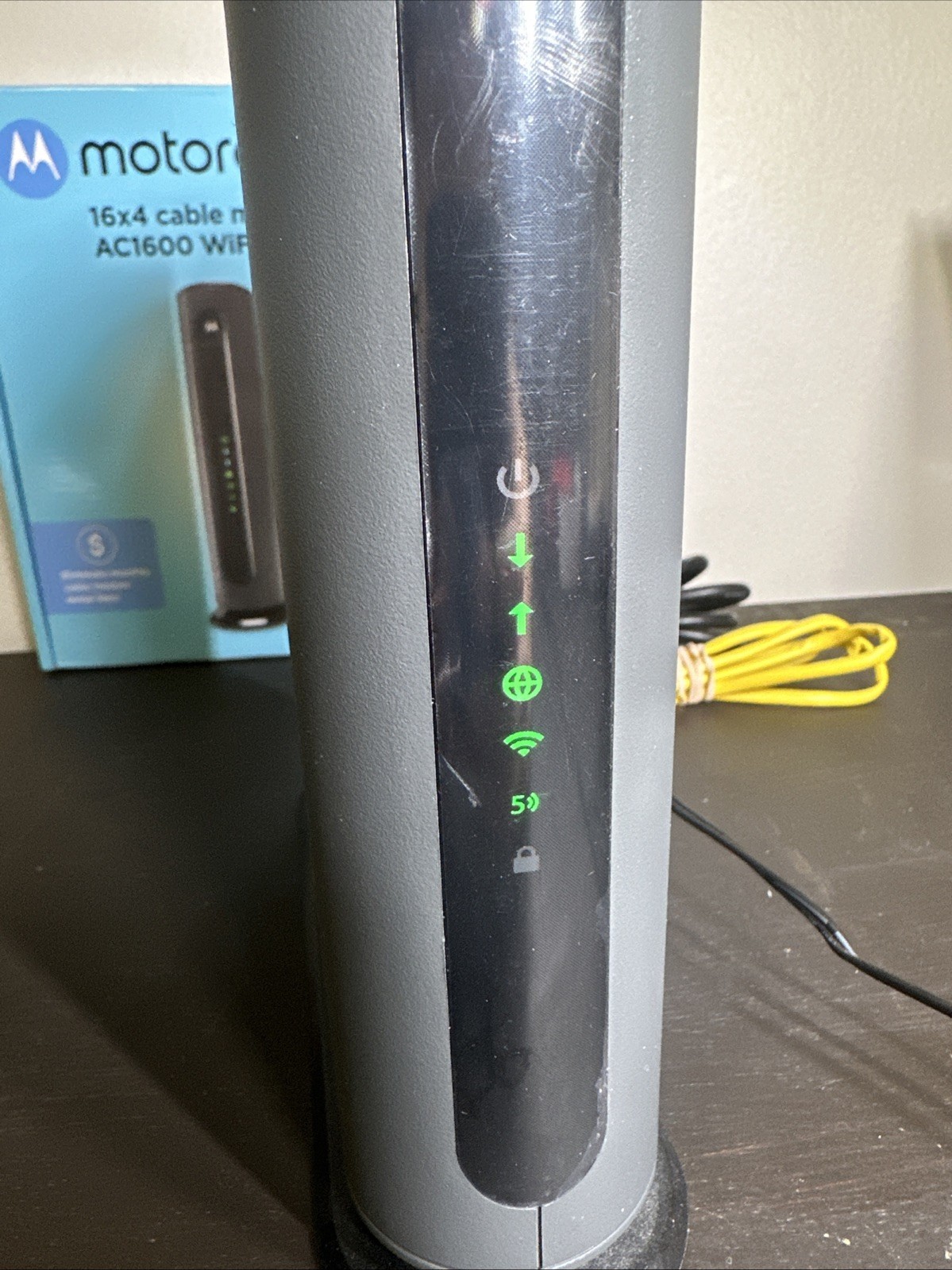 Motorola MG7540 16×4 DOCSIS 3.0 Cable Modem & AC1600 WiFi Router