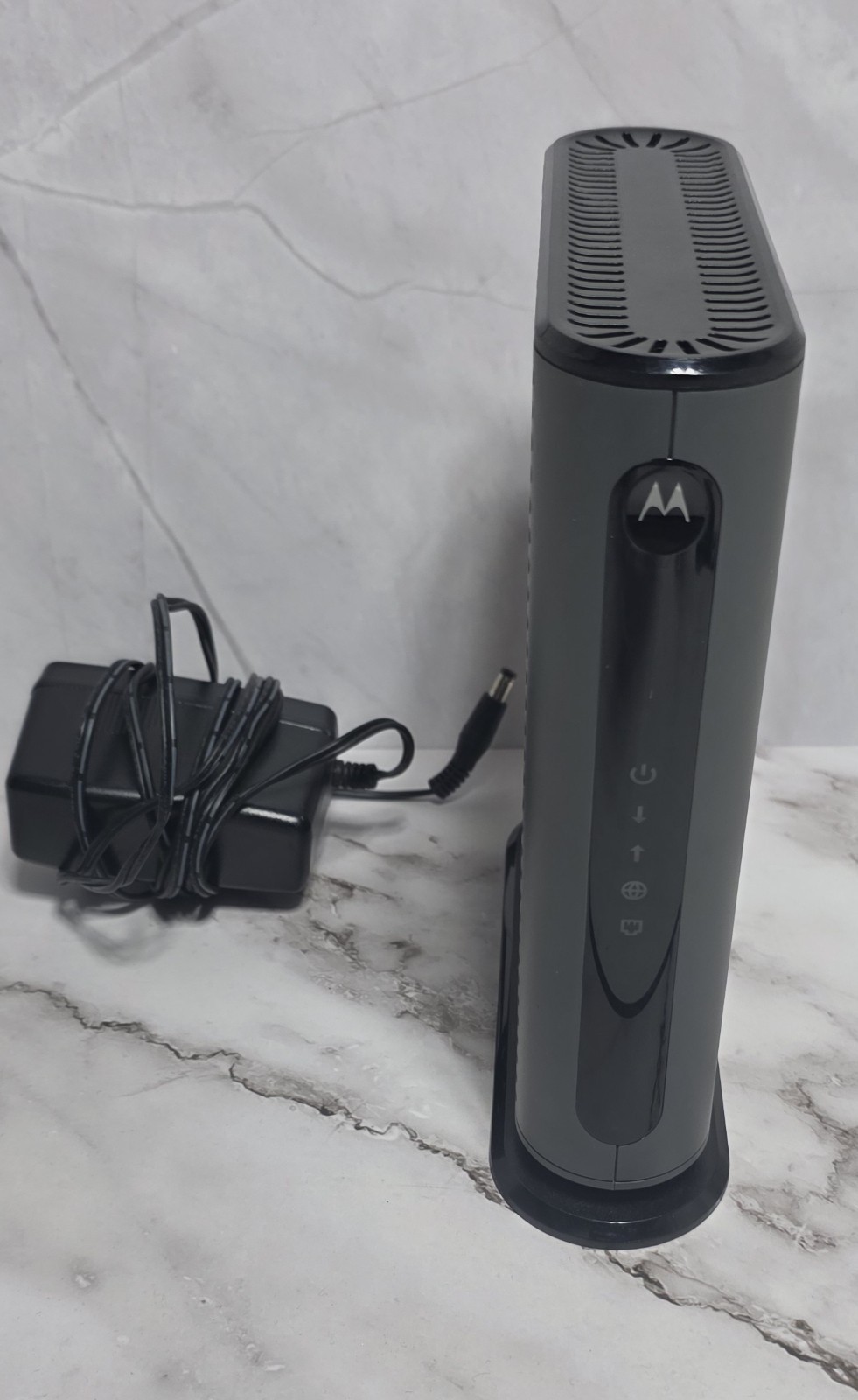 Motorola MB7621 Cable Modem | Pairs with Any WiFi Router up To 900 Mbps